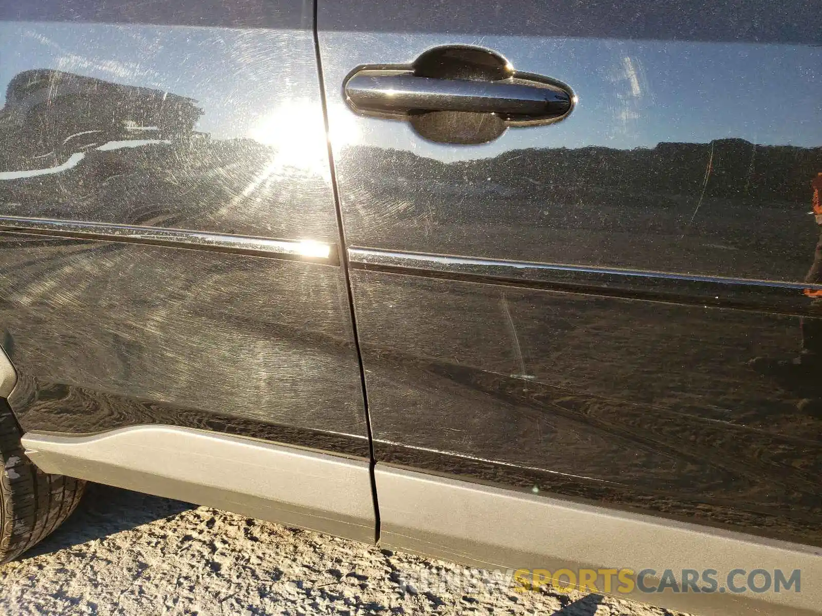 9 Photograph of a damaged car 2T3P1RFV6LW104057 TOYOTA RAV4 2020