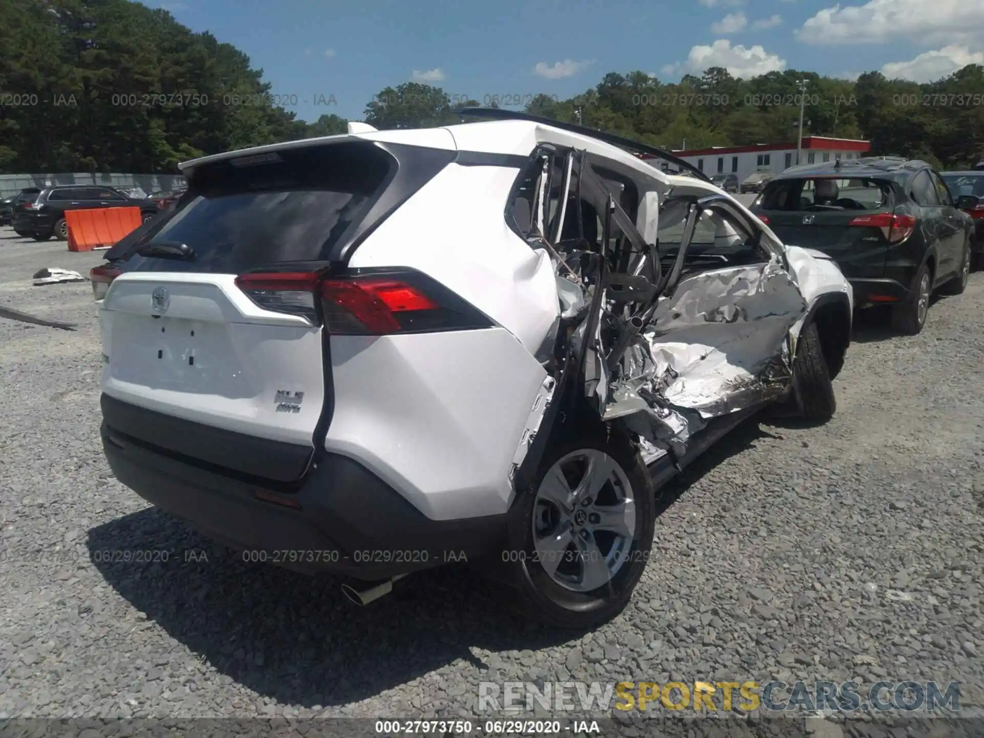 4 Photograph of a damaged car 2T3P1RFV6LW106892 TOYOTA RAV4 2020