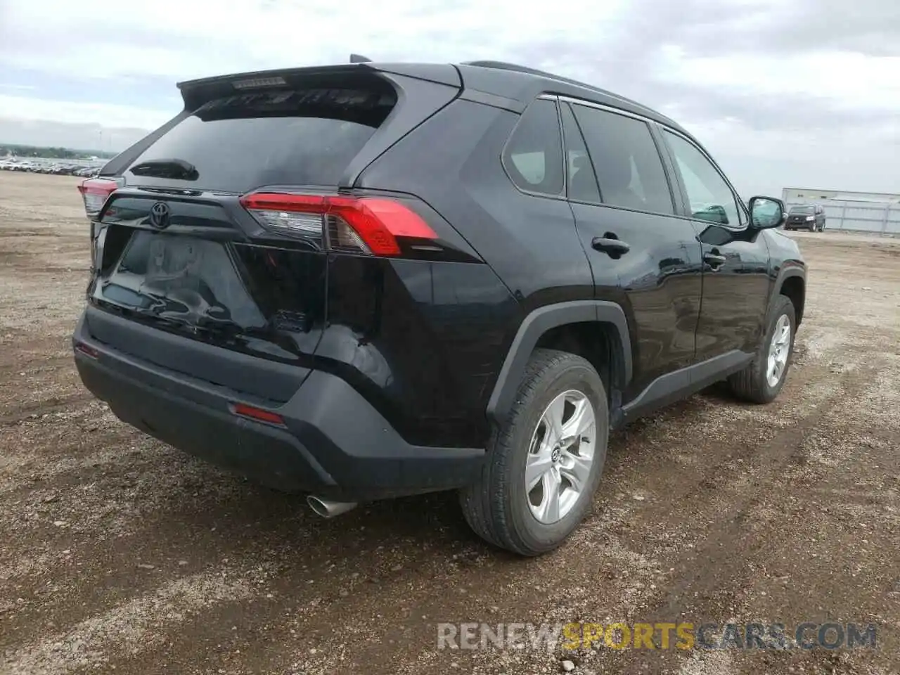 4 Photograph of a damaged car 2T3P1RFV6LW109582 TOYOTA RAV4 2020