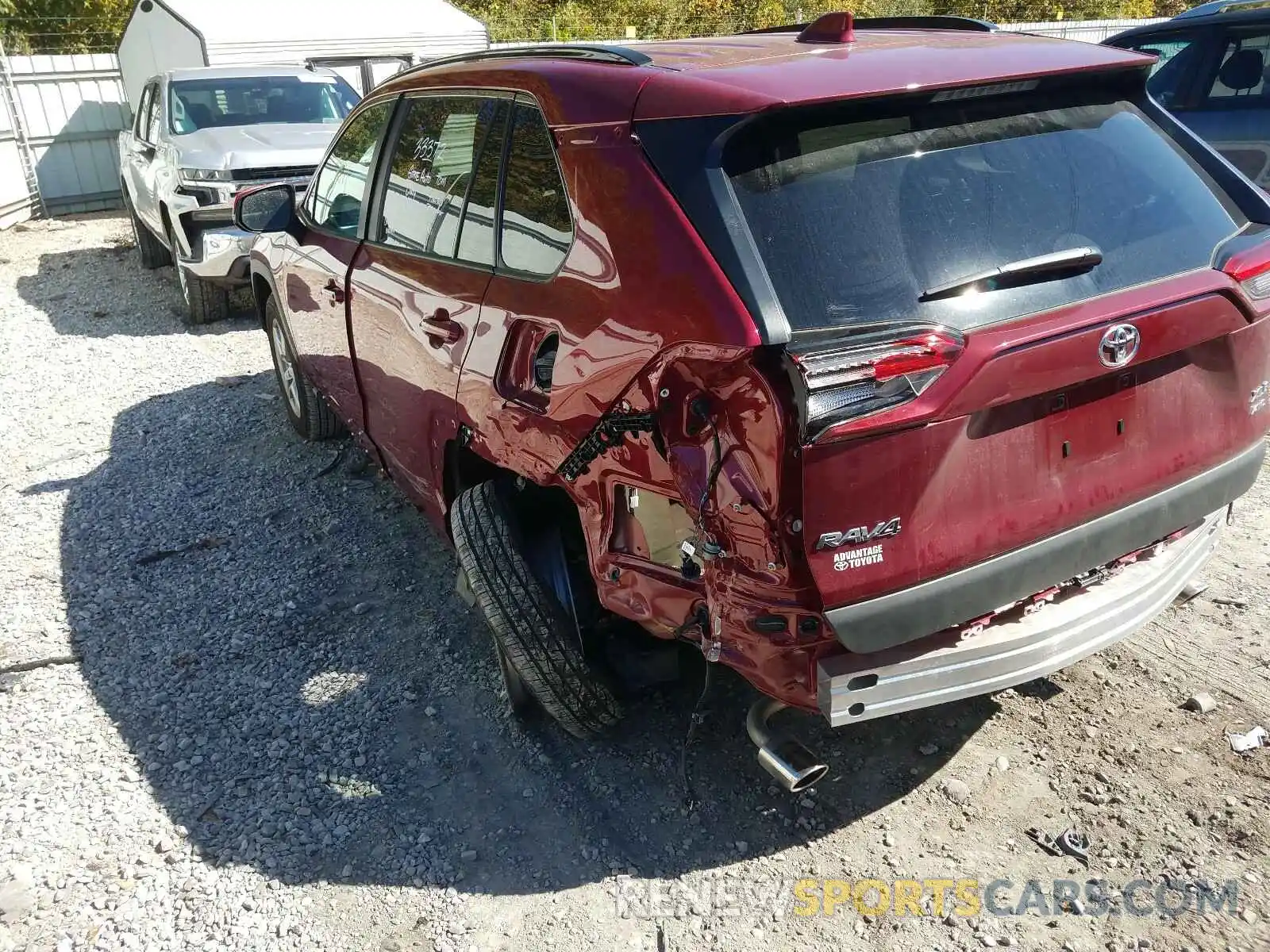 9 Photograph of a damaged car 2T3P1RFV6LW123627 TOYOTA RAV4 2020