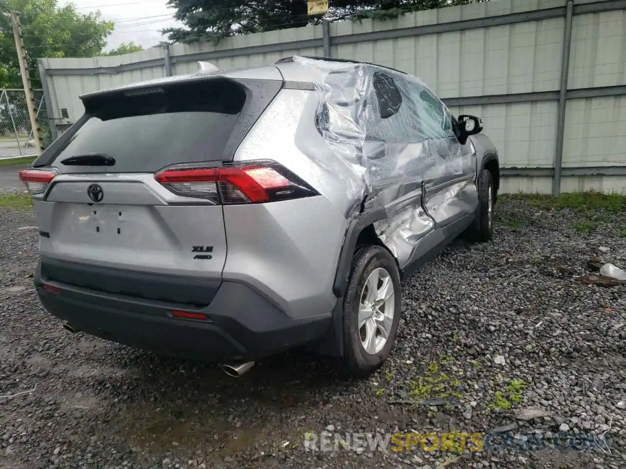 4 Photograph of a damaged car 2T3P1RFV6LW131260 TOYOTA RAV4 2020