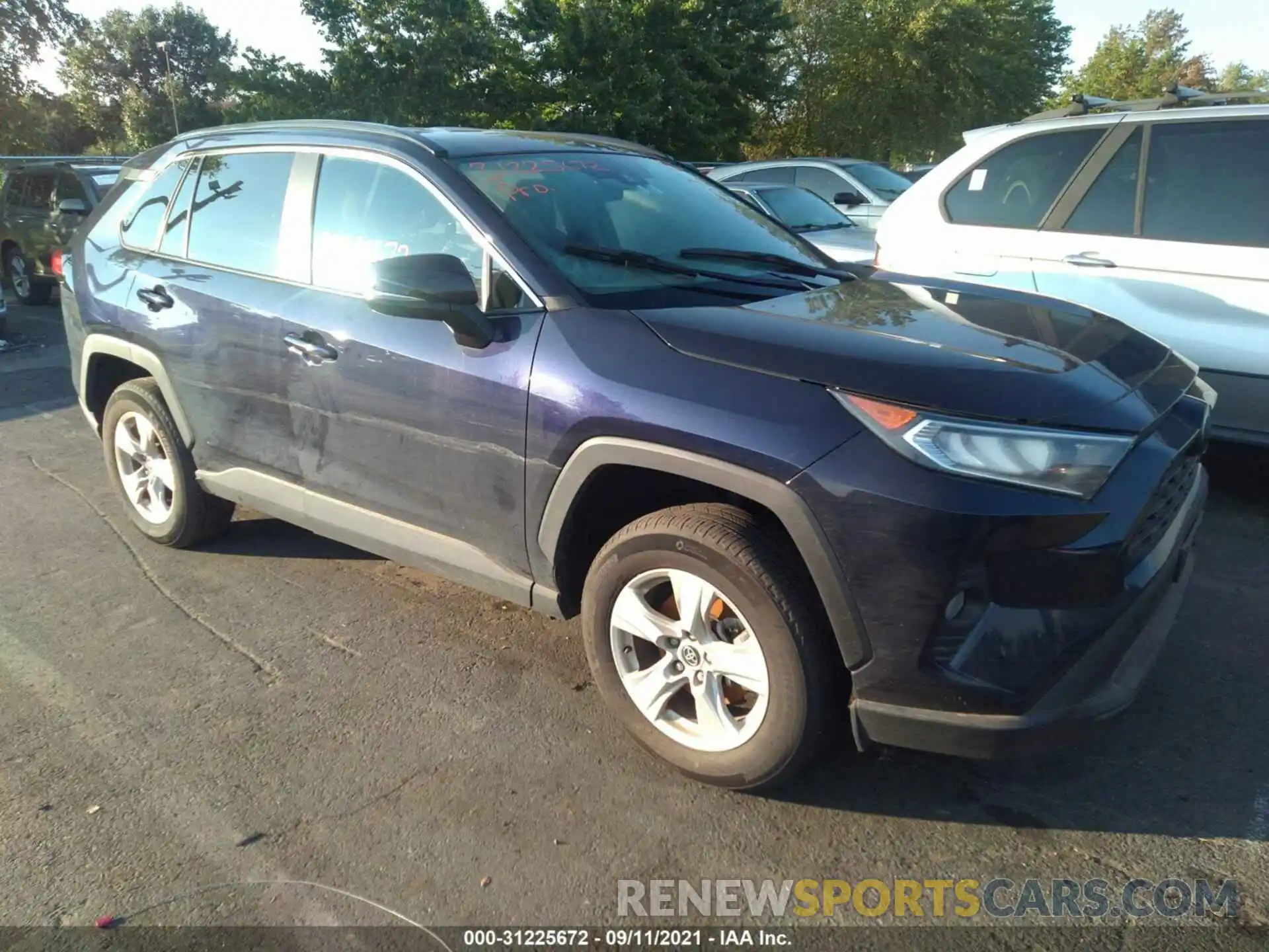 1 Photograph of a damaged car 2T3P1RFV6LW135230 TOYOTA RAV4 2020