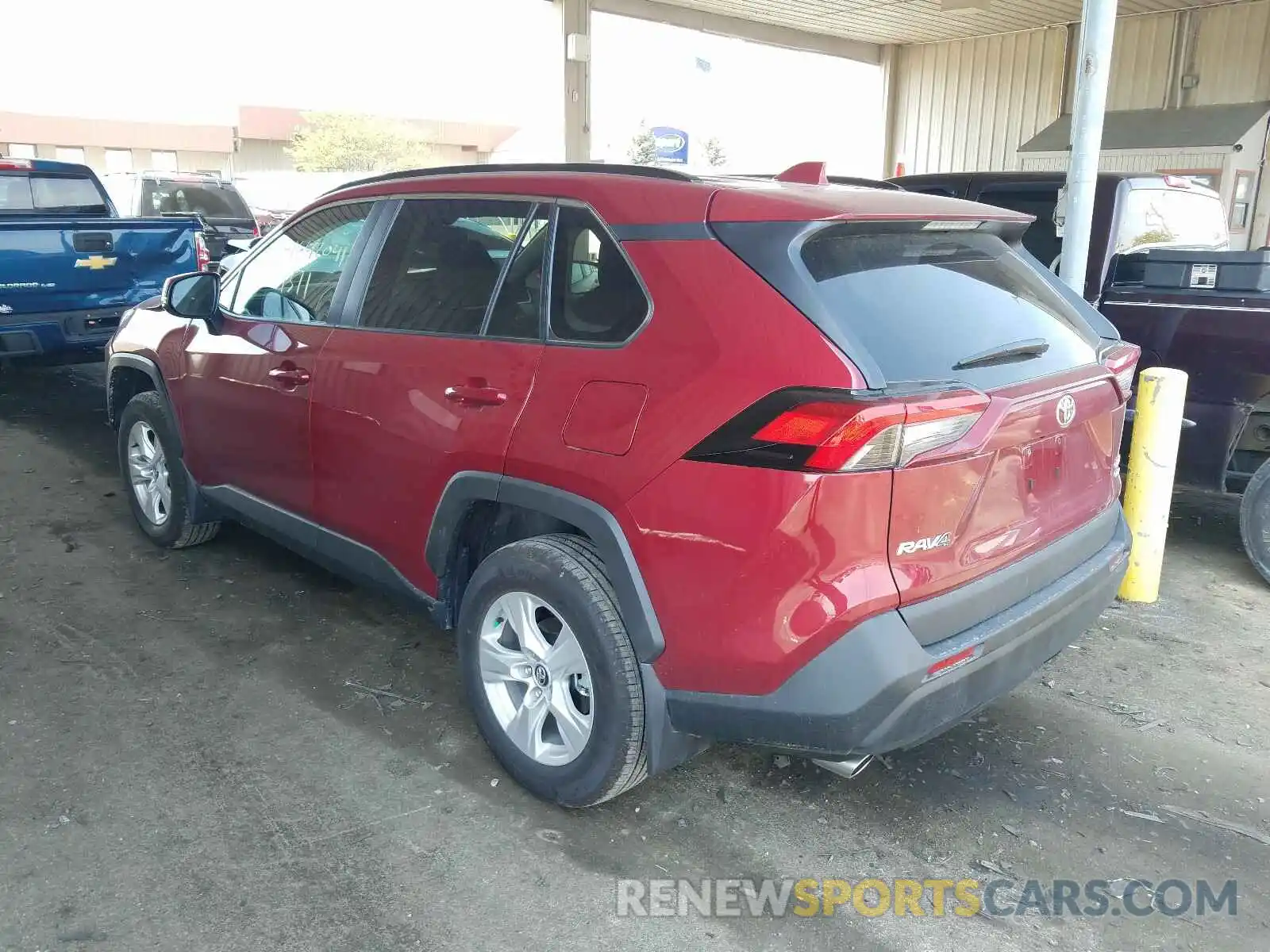 3 Photograph of a damaged car 2T3P1RFV6LW137253 TOYOTA RAV4 2020