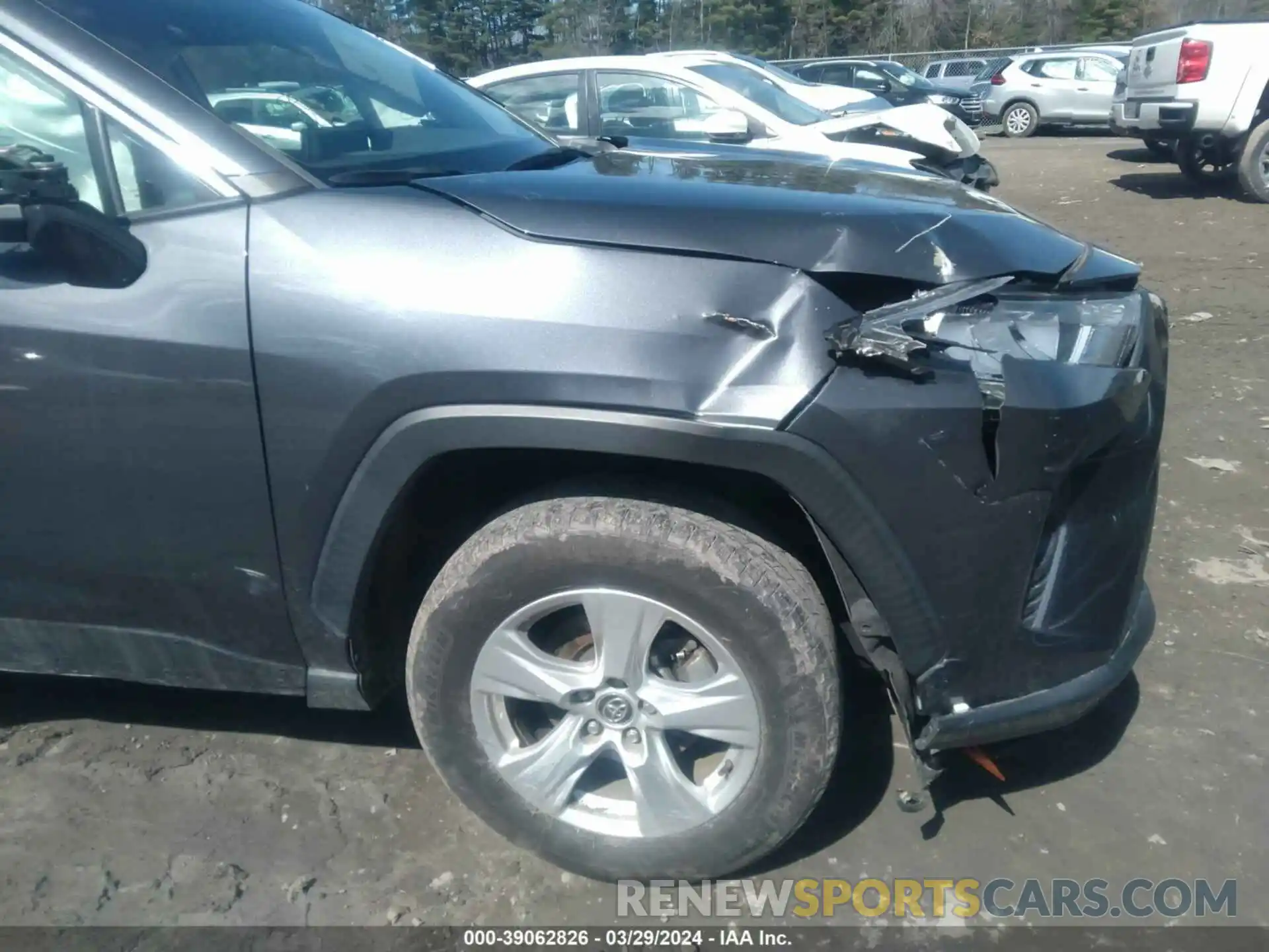 6 Photograph of a damaged car 2T3P1RFV6LW137477 TOYOTA RAV4 2020