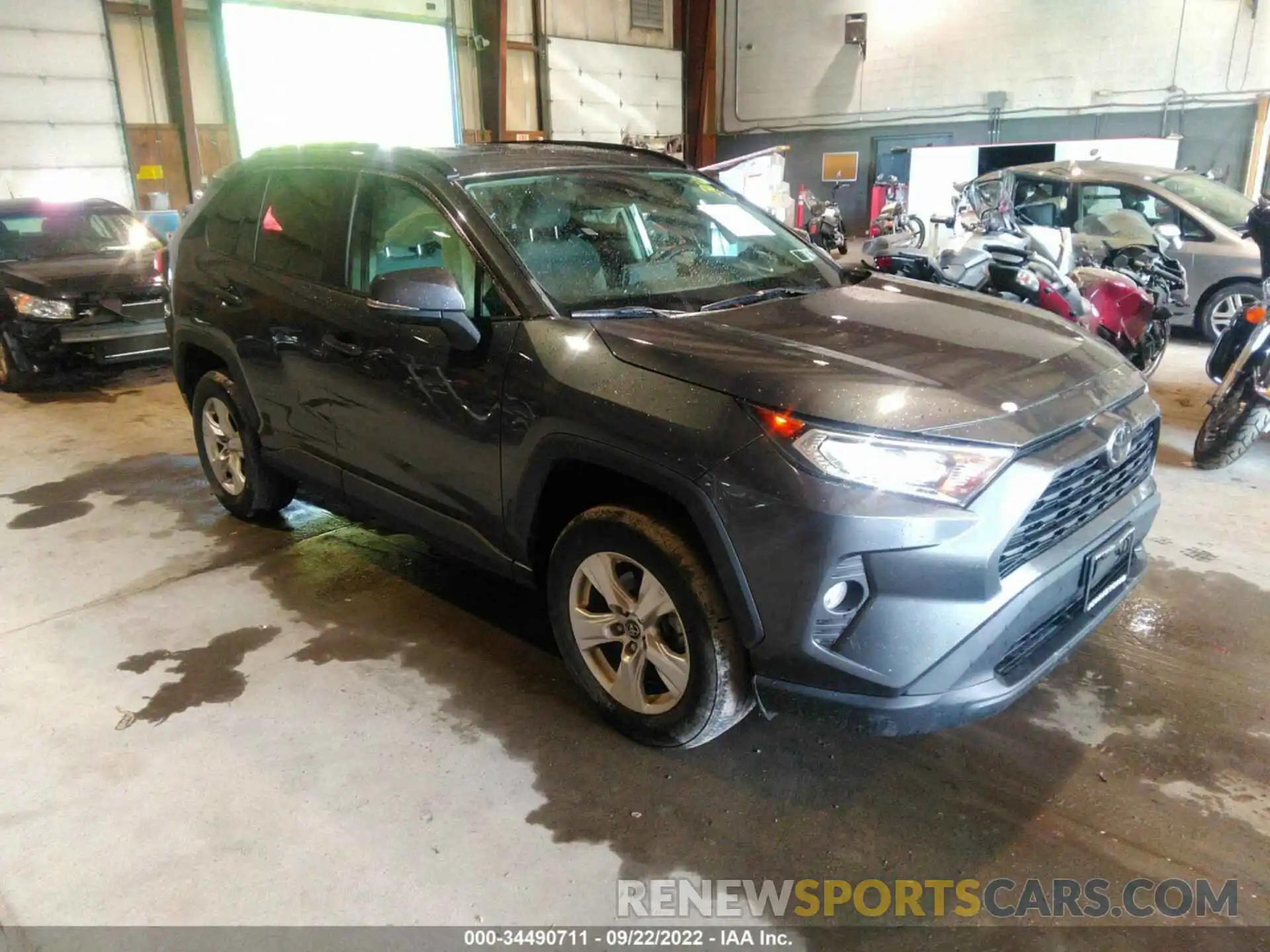 1 Photograph of a damaged car 2T3P1RFV7LC065111 TOYOTA RAV4 2020