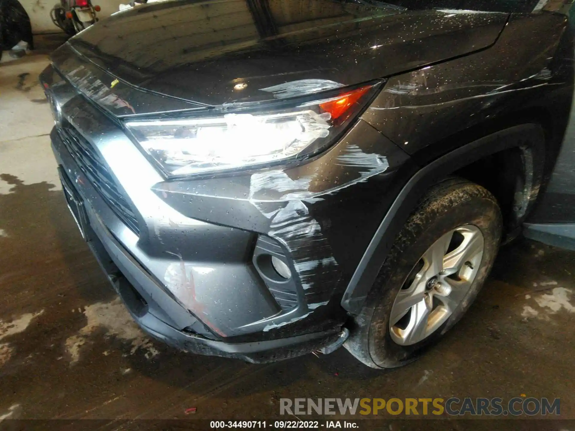 6 Photograph of a damaged car 2T3P1RFV7LC065111 TOYOTA RAV4 2020