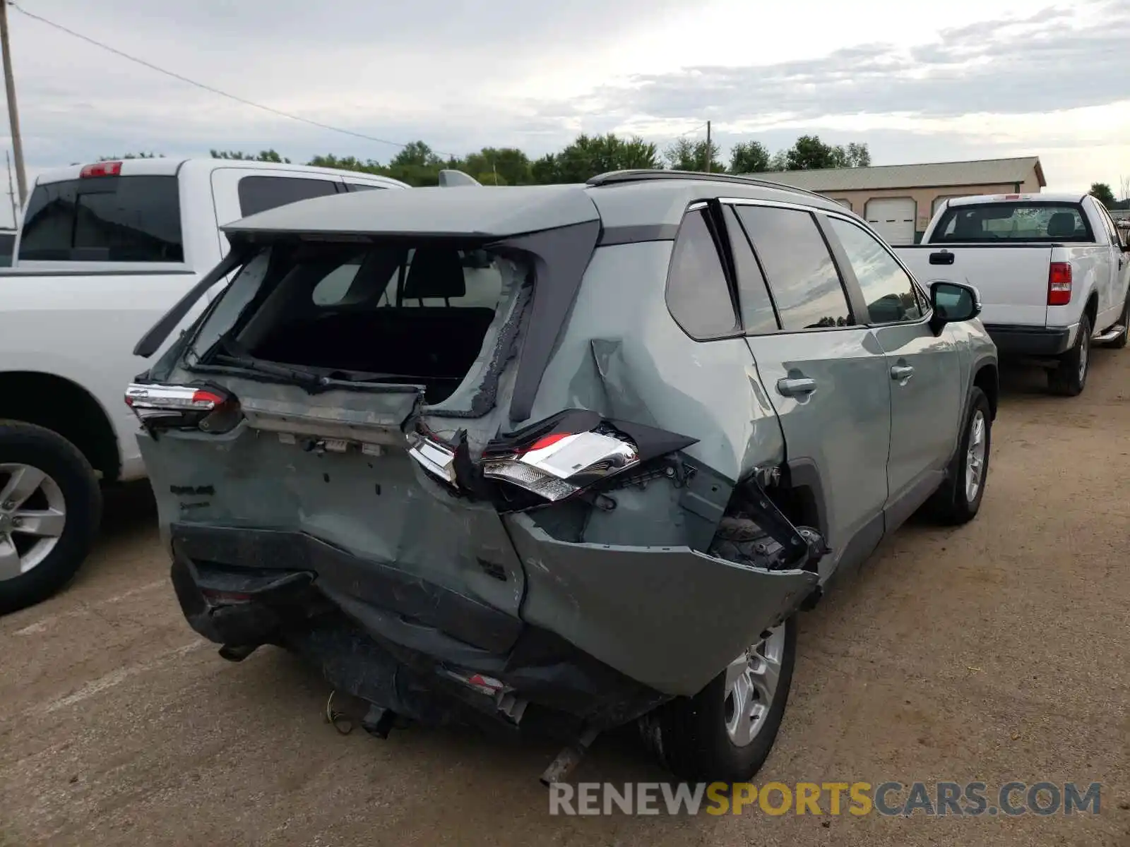 4 Photograph of a damaged car 2T3P1RFV7LC065772 TOYOTA RAV4 2020