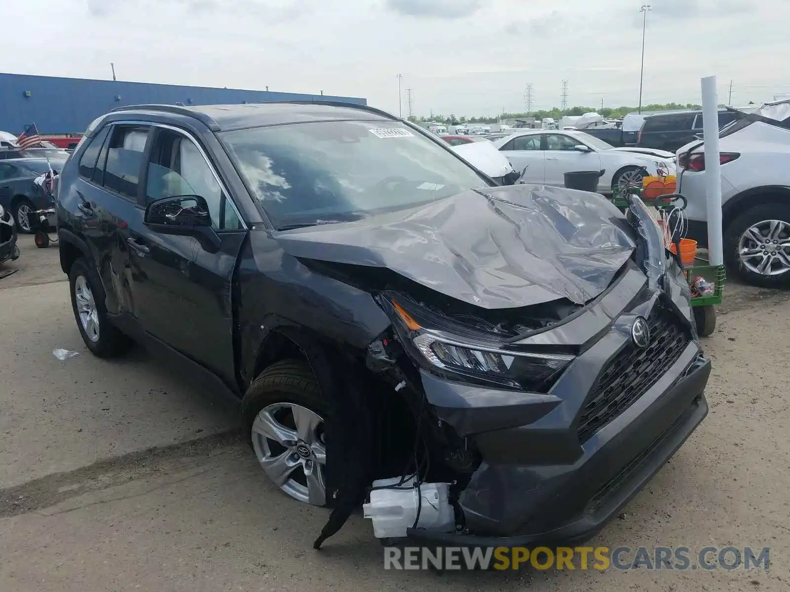 1 Photograph of a damaged car 2T3P1RFV7LC085066 TOYOTA RAV4 2020