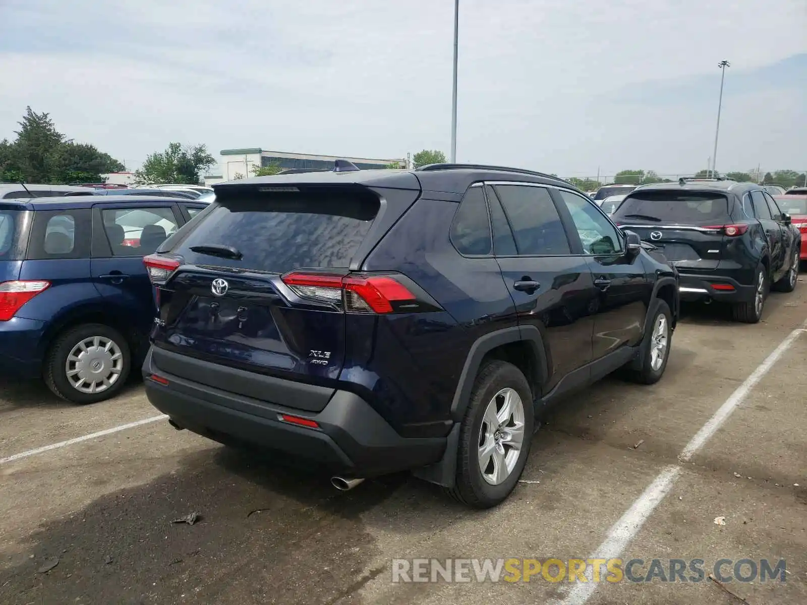 4 Photograph of a damaged car 2T3P1RFV7LC085603 TOYOTA RAV4 2020