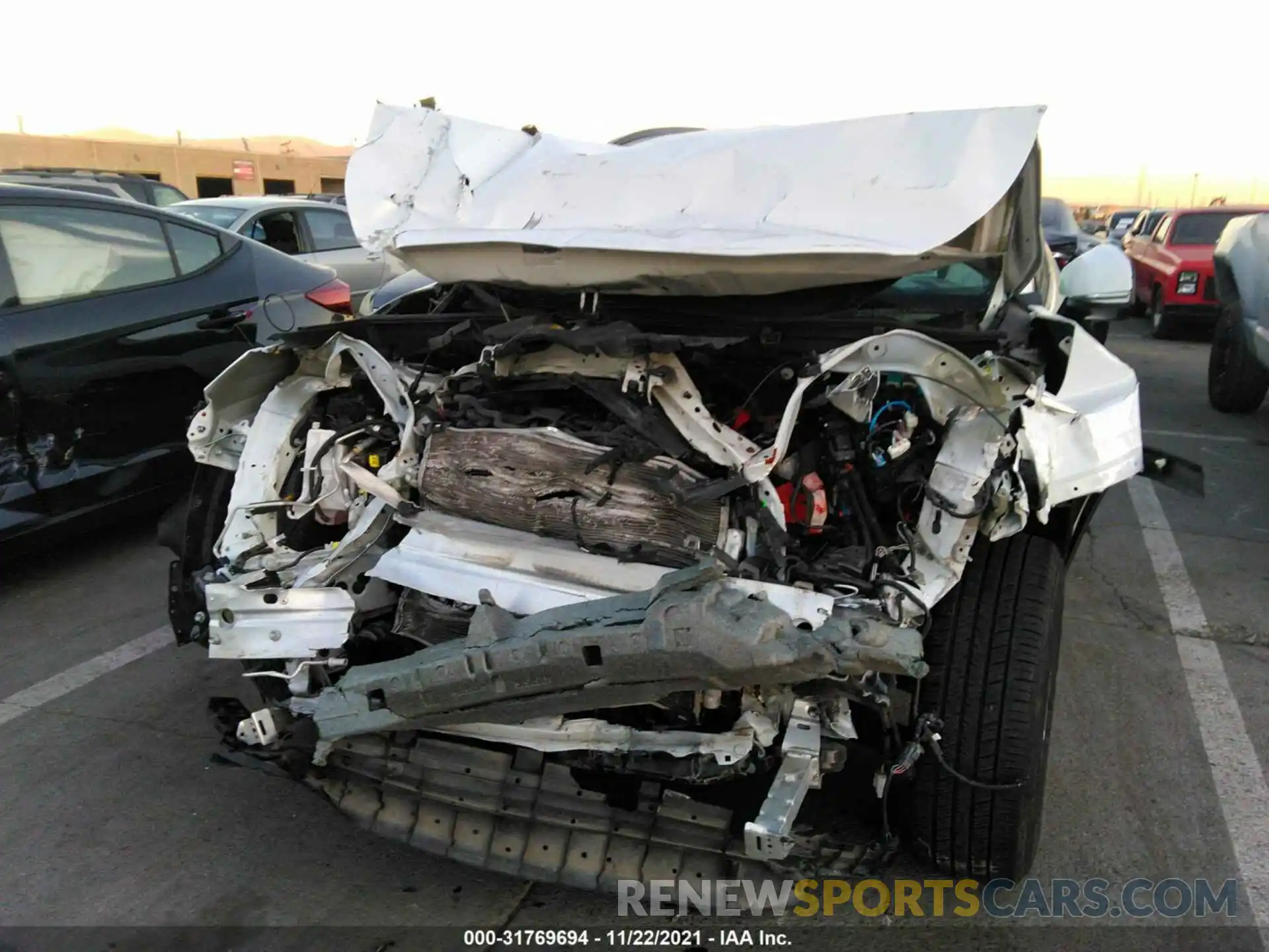 6 Photograph of a damaged car 2T3P1RFV7LC100763 TOYOTA RAV4 2020