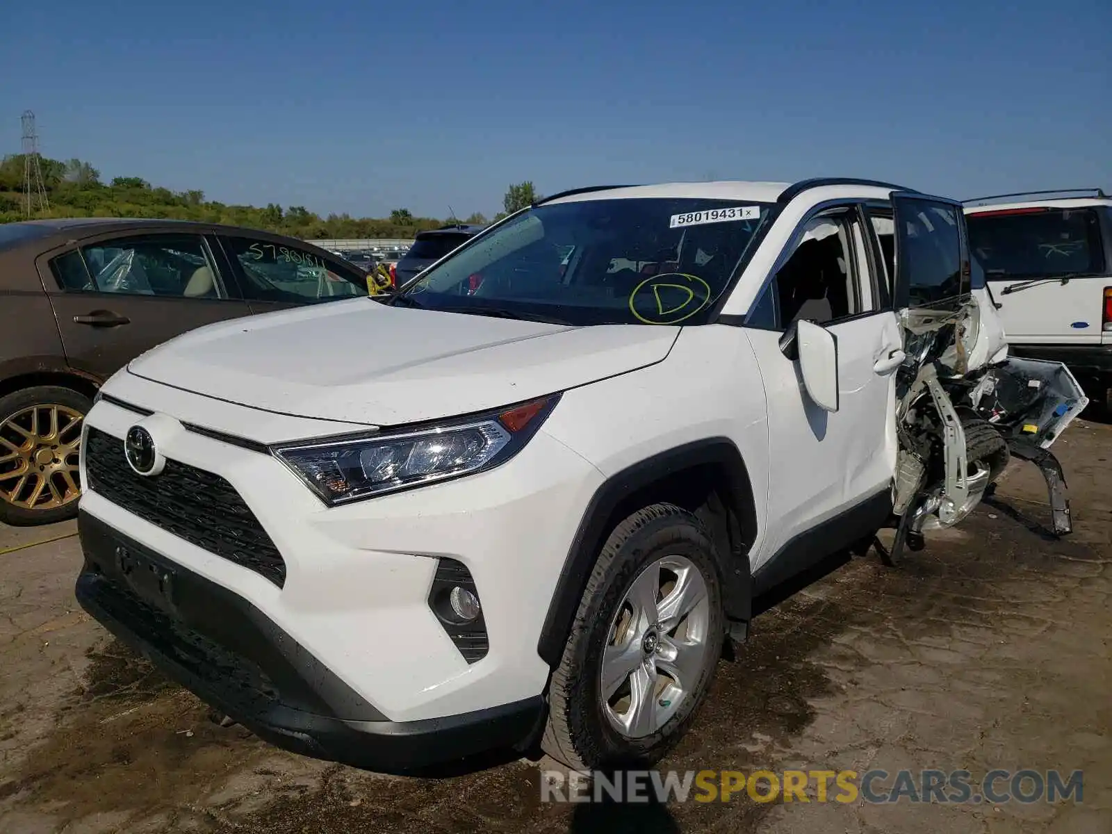 2 Photograph of a damaged car 2T3P1RFV7LC110743 TOYOTA RAV4 2020