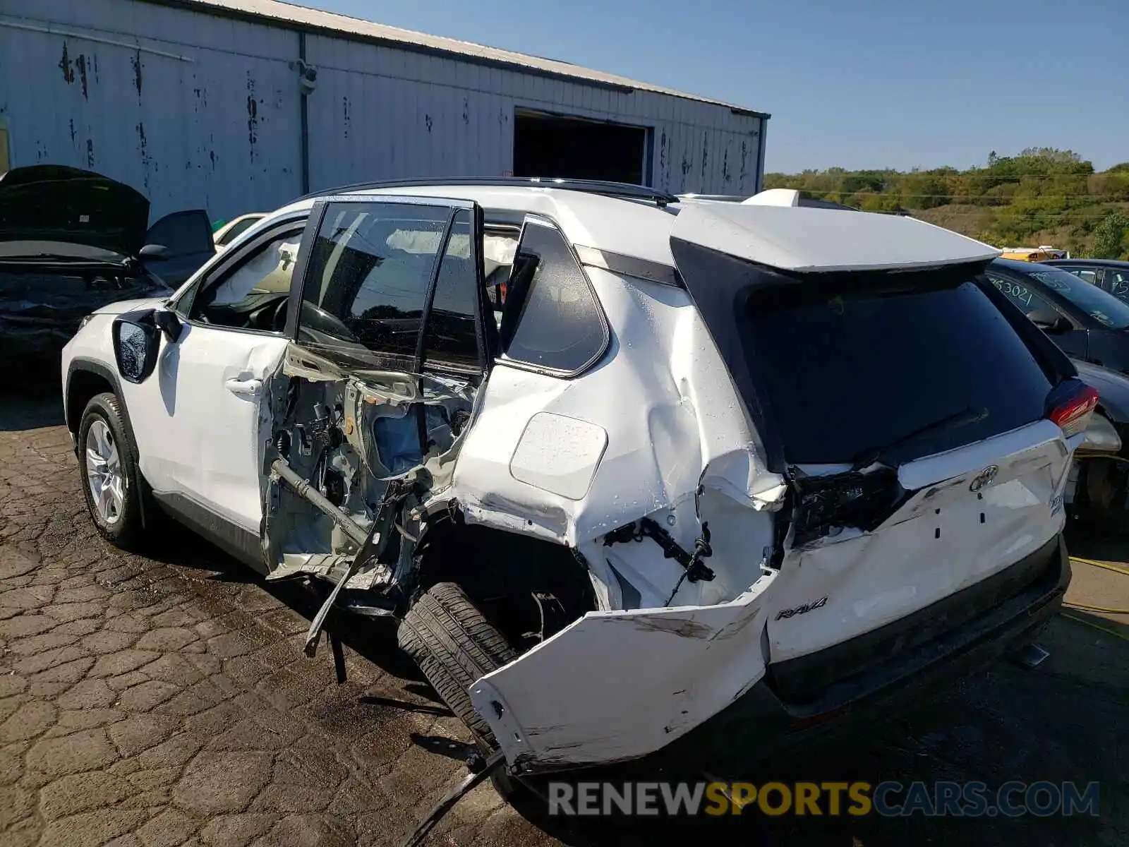 3 Photograph of a damaged car 2T3P1RFV7LC110743 TOYOTA RAV4 2020