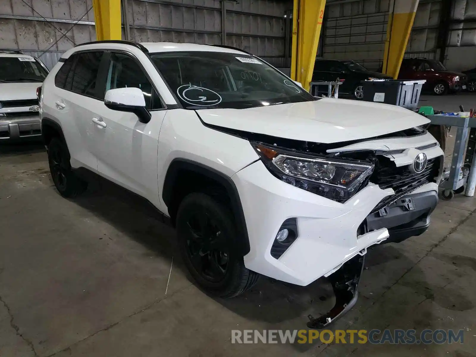 1 Photograph of a damaged car 2T3P1RFV7LC112458 TOYOTA RAV4 2020