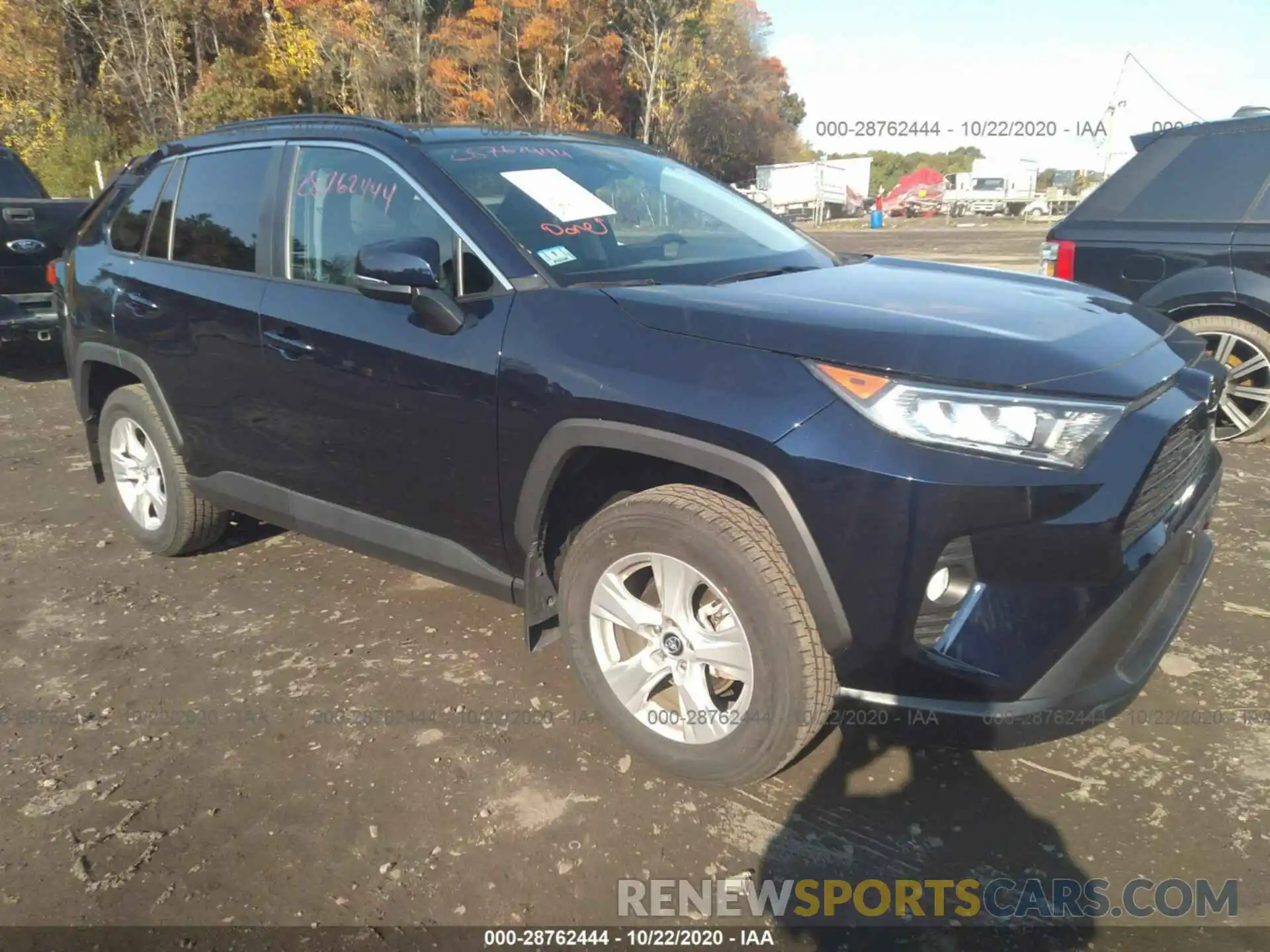 1 Photograph of a damaged car 2T3P1RFV7LW094364 TOYOTA RAV4 2020