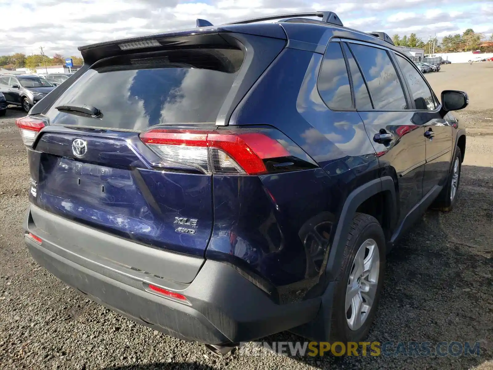 4 Photograph of a damaged car 2T3P1RFV7LW111759 TOYOTA RAV4 2020