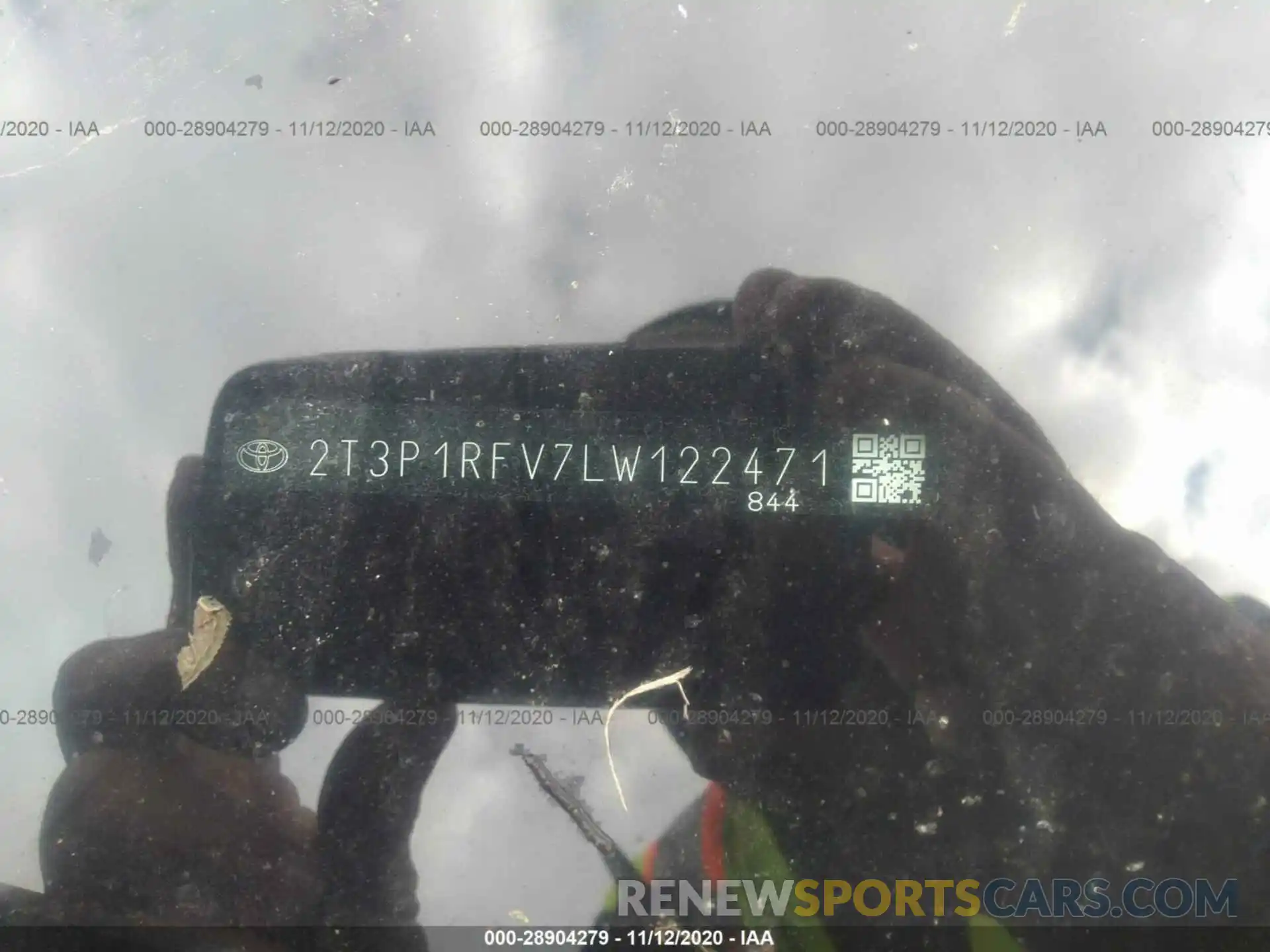 9 Photograph of a damaged car 2T3P1RFV7LW122471 TOYOTA RAV4 2020