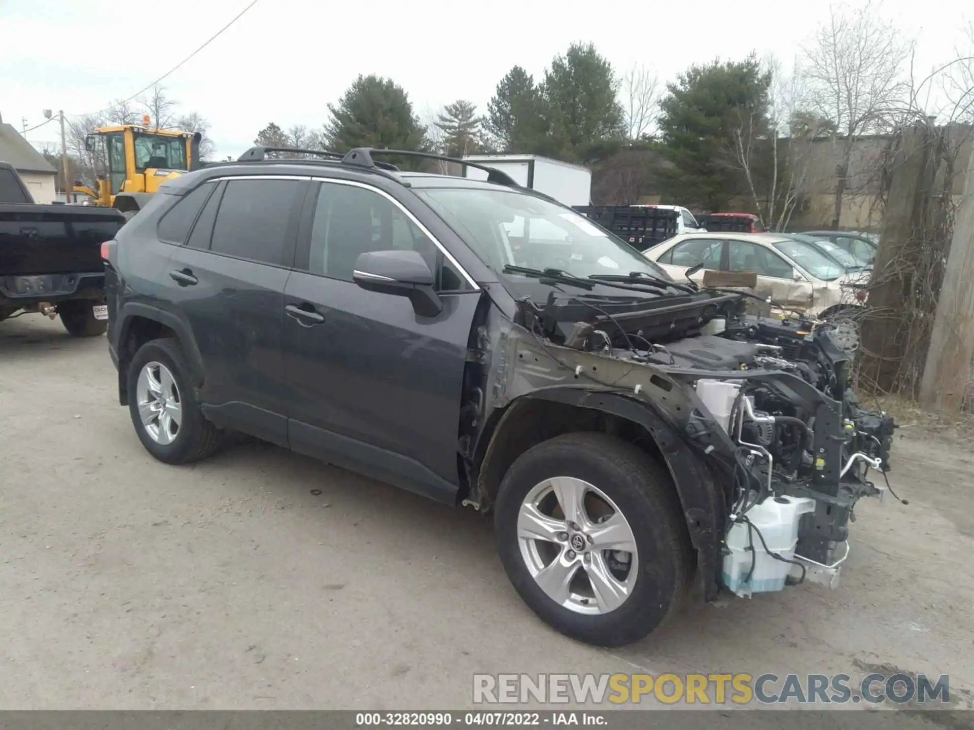 1 Photograph of a damaged car 2T3P1RFV7LW125693 TOYOTA RAV4 2020