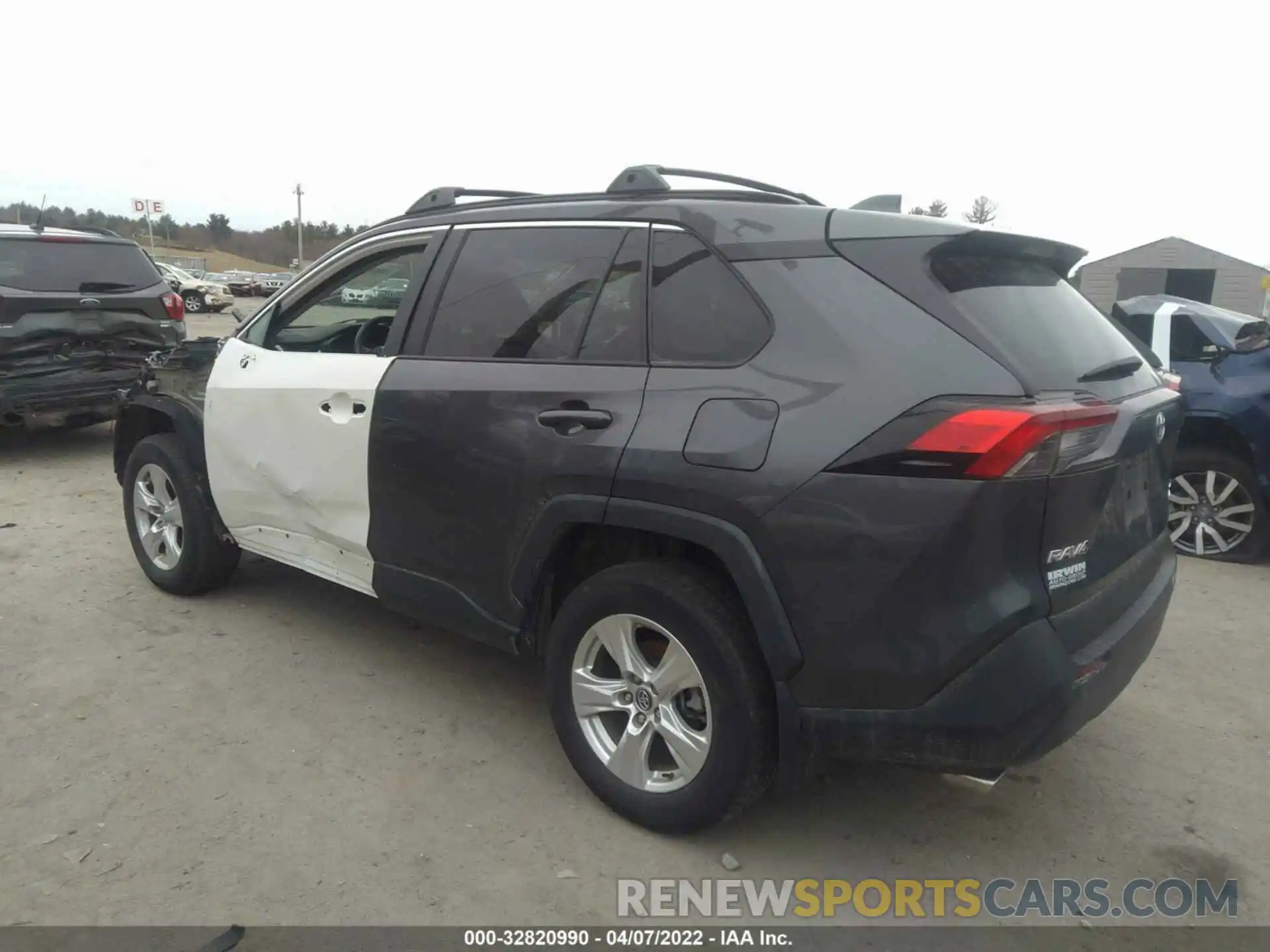 3 Photograph of a damaged car 2T3P1RFV7LW125693 TOYOTA RAV4 2020