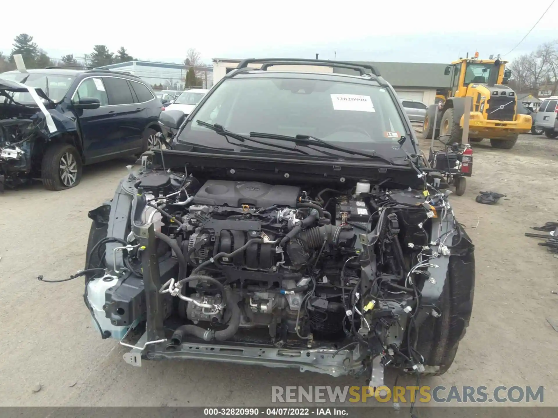 6 Photograph of a damaged car 2T3P1RFV7LW125693 TOYOTA RAV4 2020