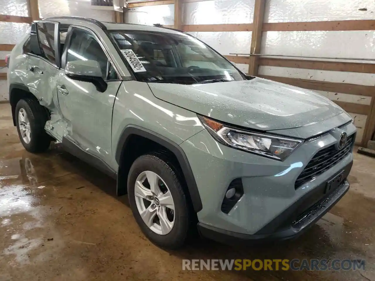 1 Photograph of a damaged car 2T3P1RFV7LW136158 TOYOTA RAV4 2020