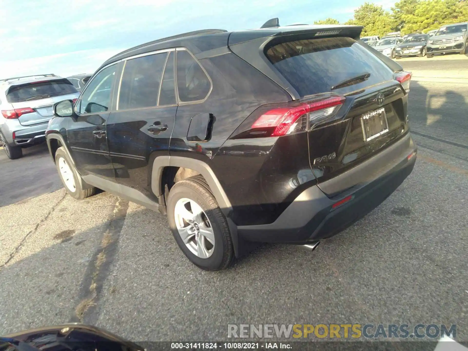 3 Photograph of a damaged car 2T3P1RFV8LC065375 TOYOTA RAV4 2020