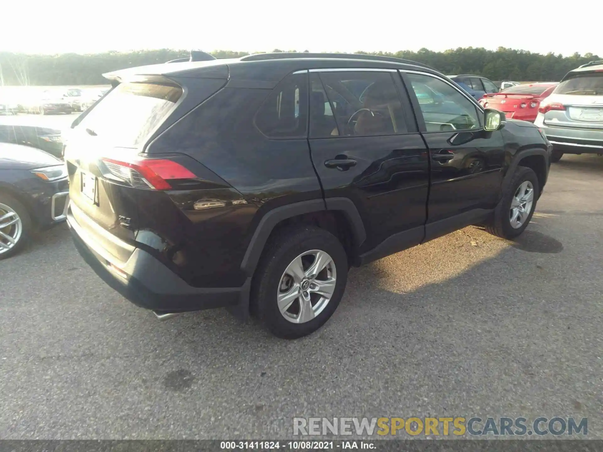 4 Photograph of a damaged car 2T3P1RFV8LC065375 TOYOTA RAV4 2020