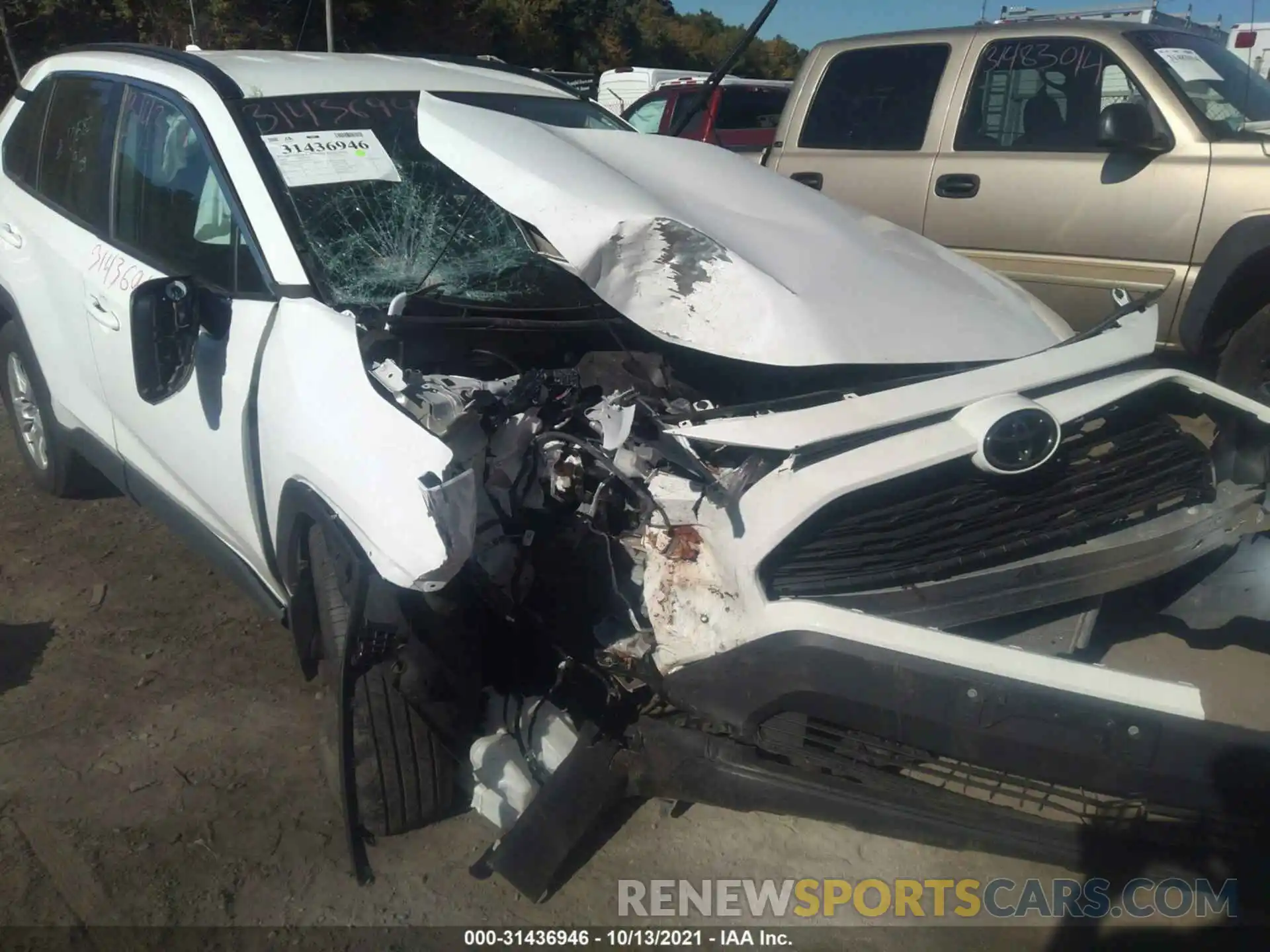 6 Photograph of a damaged car 2T3P1RFV8LC071161 TOYOTA RAV4 2020