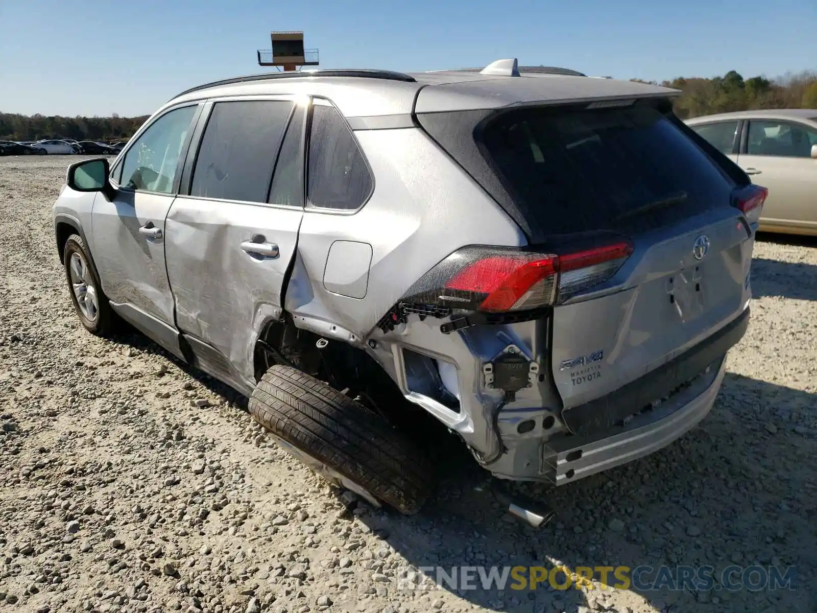 3 Photograph of a damaged car 2T3P1RFV8LC083620 TOYOTA RAV4 2020