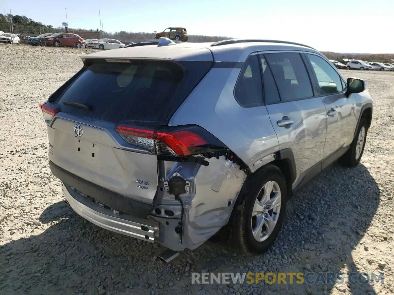 4 Photograph of a damaged car 2T3P1RFV8LC083620 TOYOTA RAV4 2020