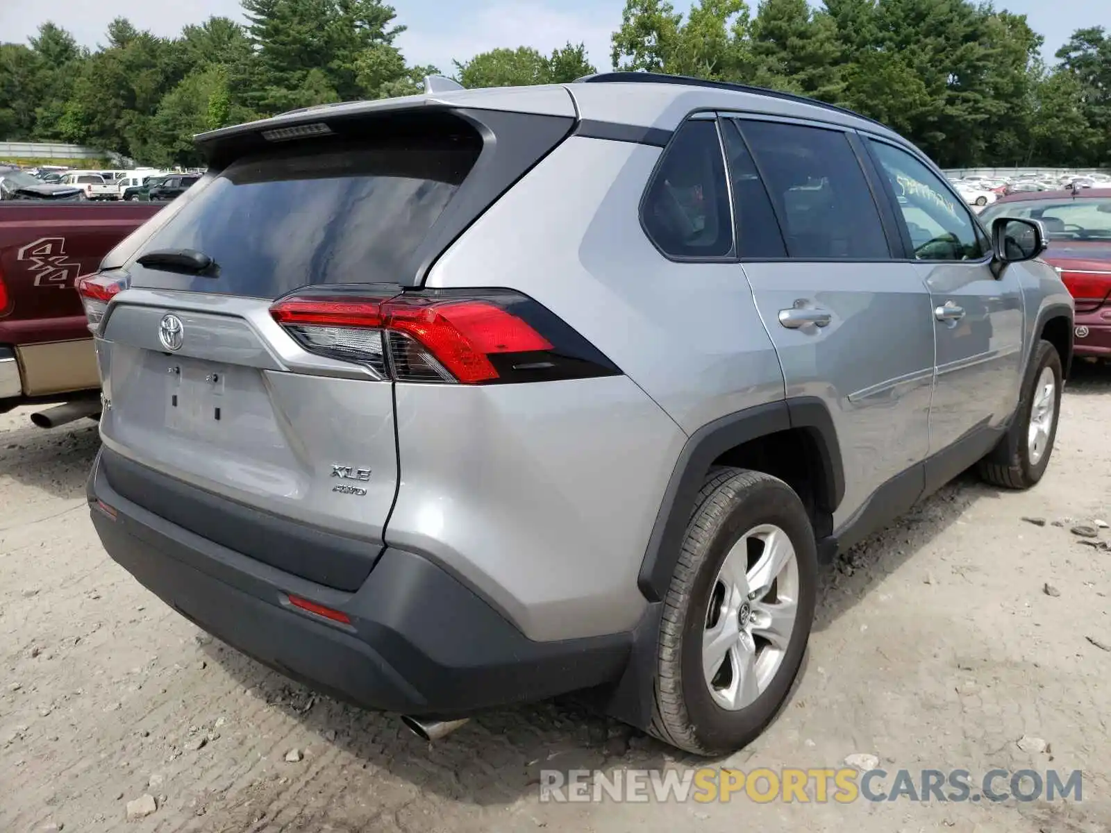 4 Photograph of a damaged car 2T3P1RFV8LC085397 TOYOTA RAV4 2020