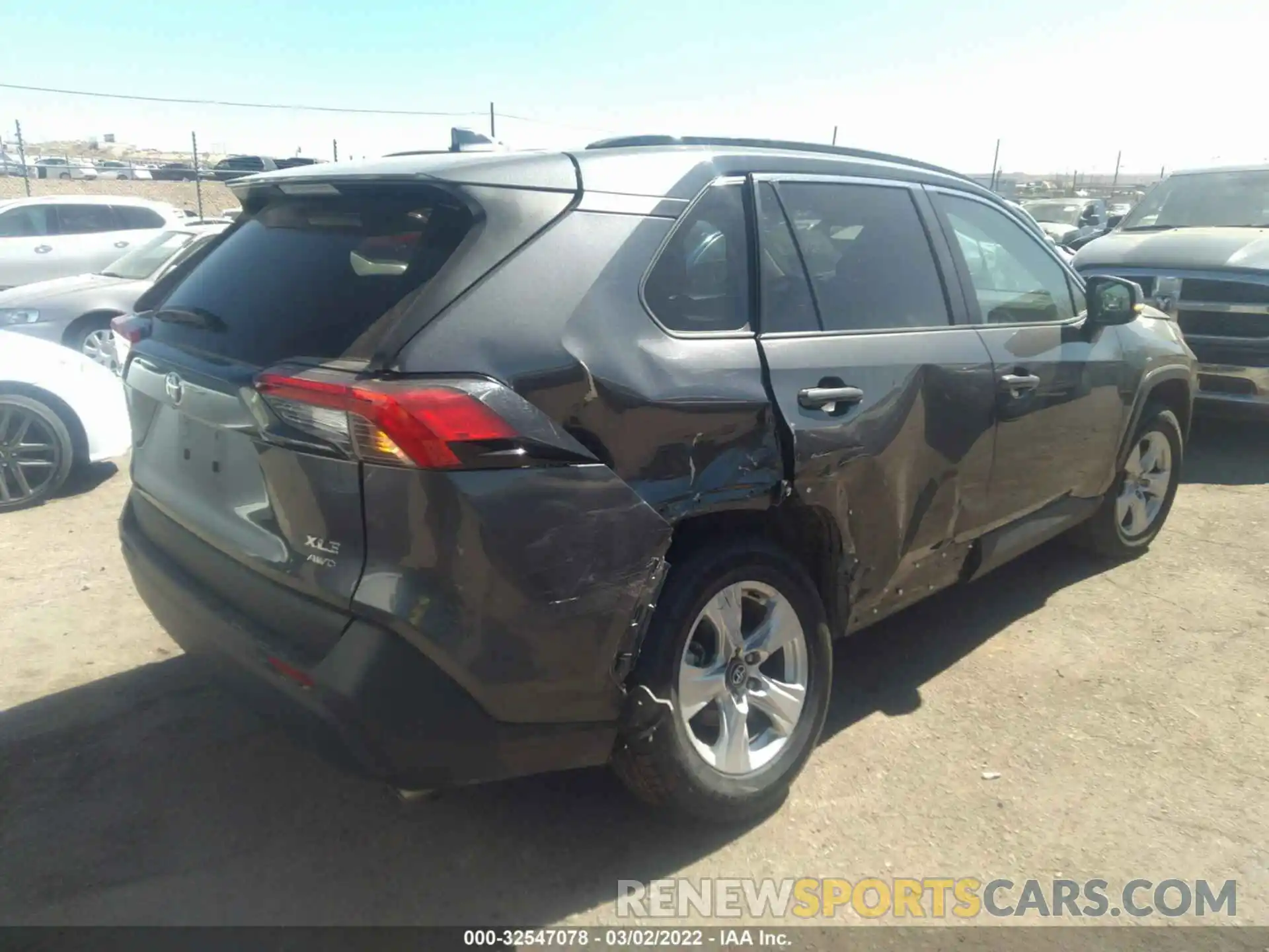 4 Photograph of a damaged car 2T3P1RFV8LC092382 TOYOTA RAV4 2020