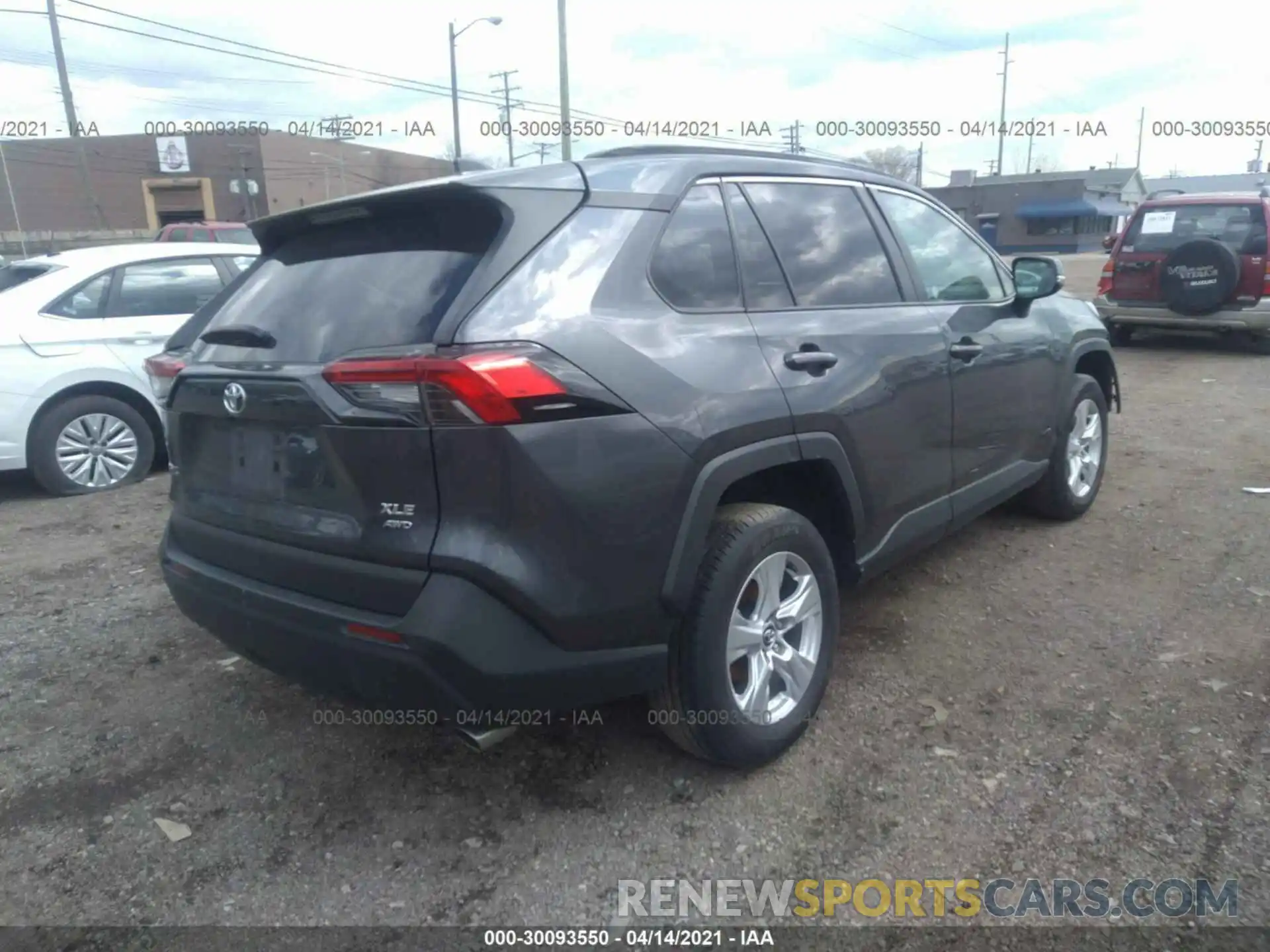 4 Photograph of a damaged car 2T3P1RFV8LC106748 TOYOTA RAV4 2020