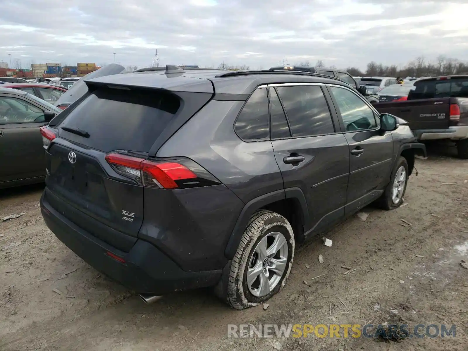 4 Photograph of a damaged car 2T3P1RFV8LC111691 TOYOTA RAV4 2020