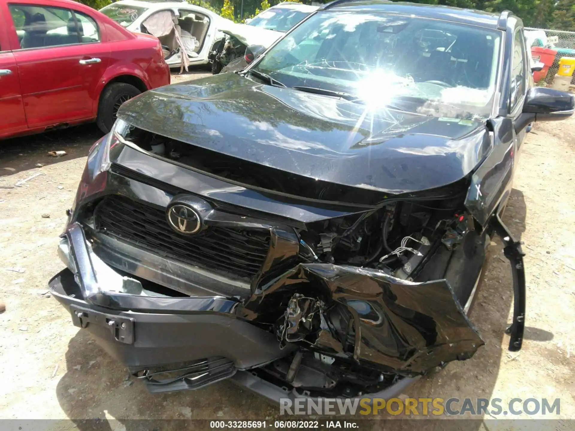 6 Photograph of a damaged car 2T3P1RFV8LC117765 TOYOTA RAV4 2020