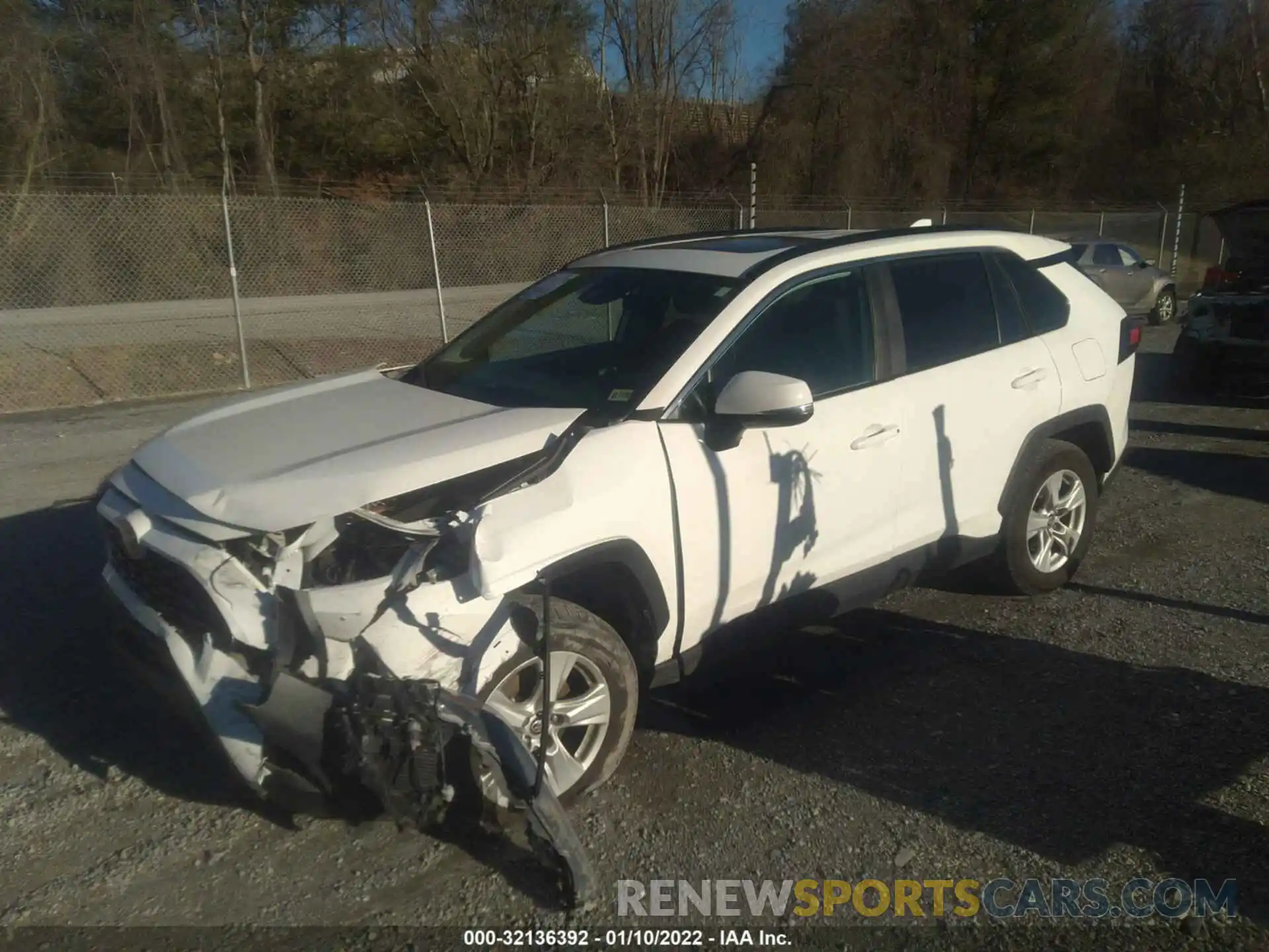 2 Photograph of a damaged car 2T3P1RFV8LC123081 TOYOTA RAV4 2020