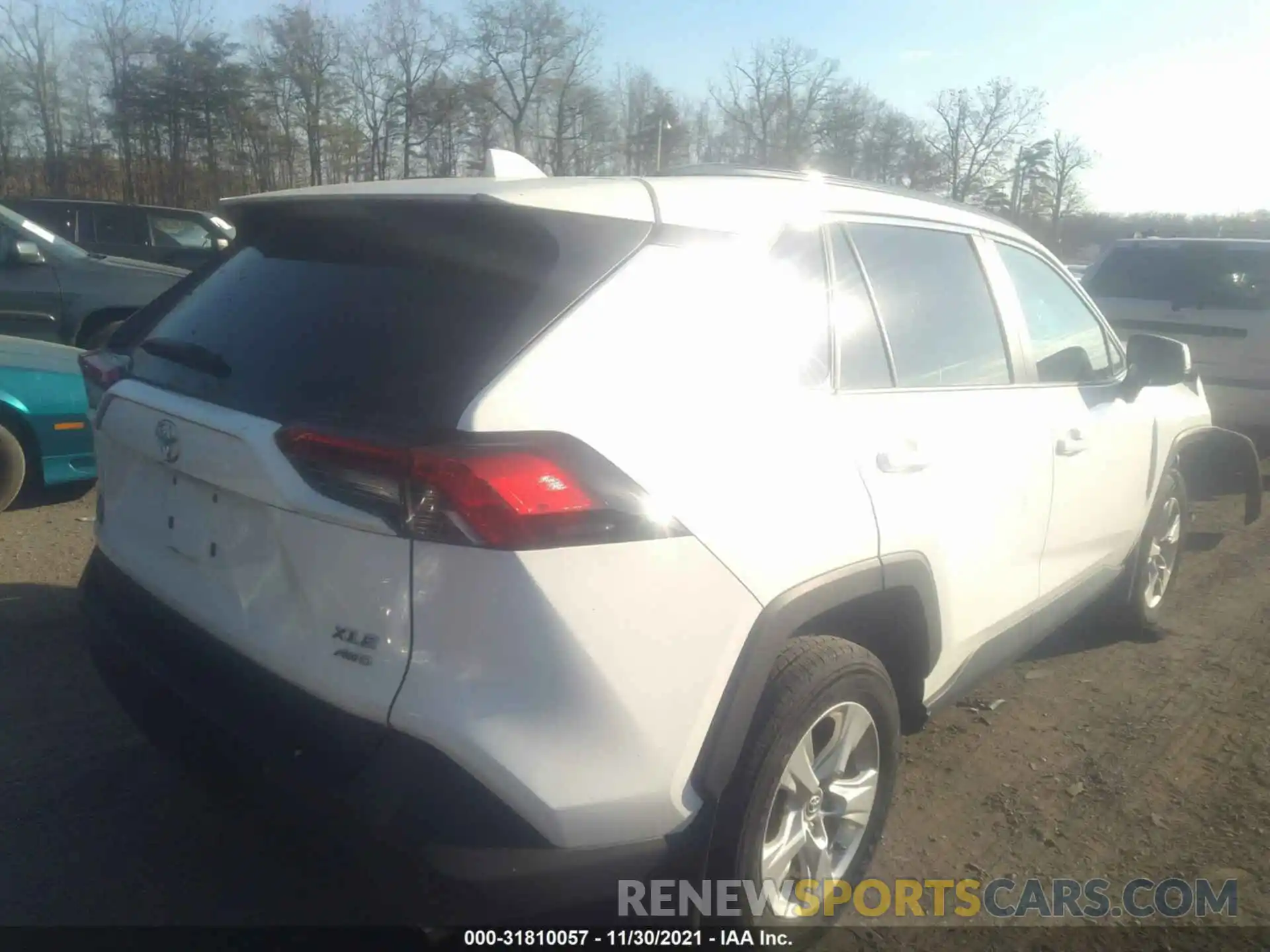 4 Photograph of a damaged car 2T3P1RFV8LW085110 TOYOTA RAV4 2020