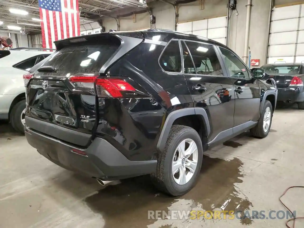 4 Photograph of a damaged car 2T3P1RFV8LW100785 TOYOTA RAV4 2020