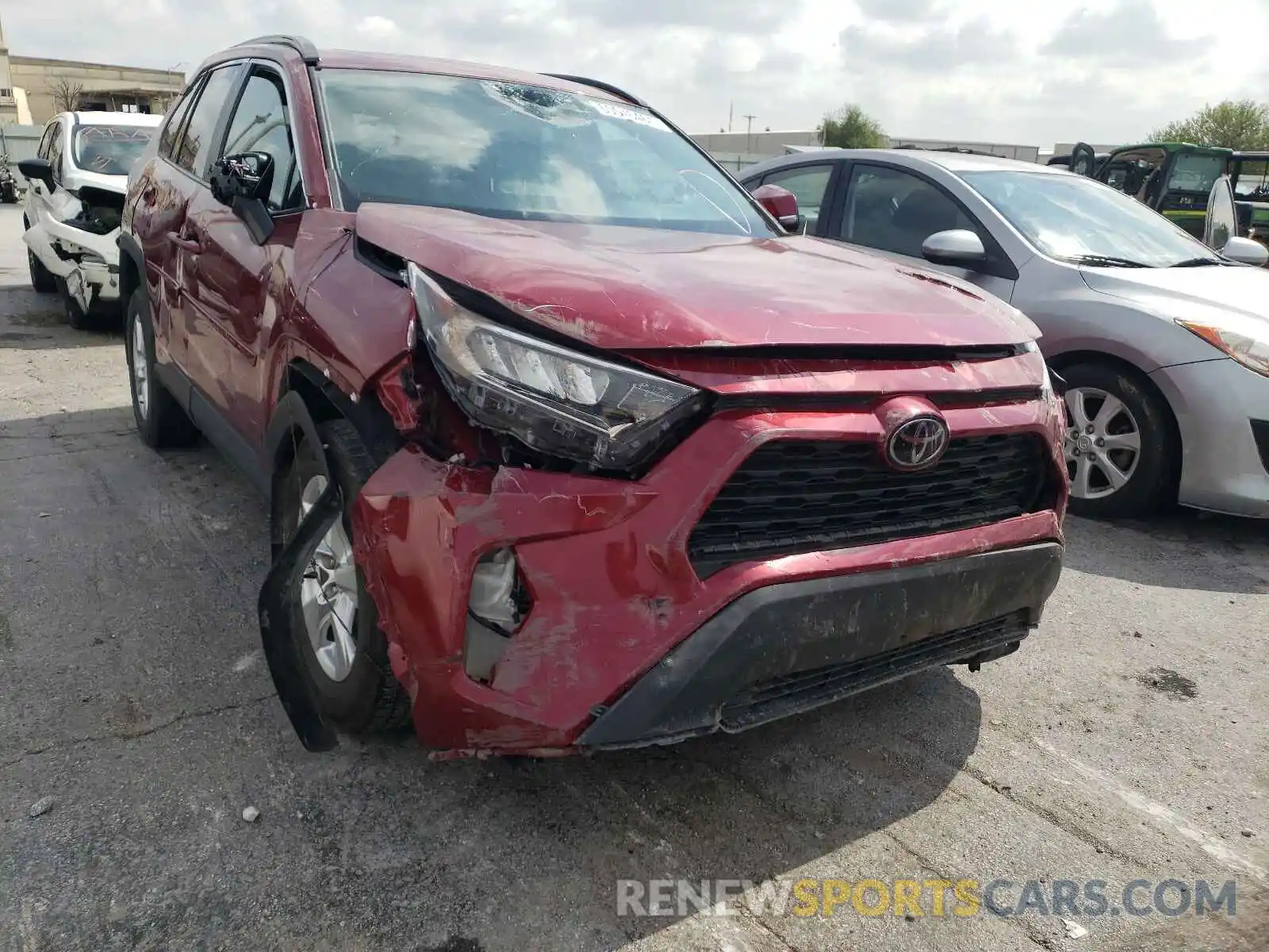 1 Photograph of a damaged car 2T3P1RFV8LW101290 TOYOTA RAV4 2020