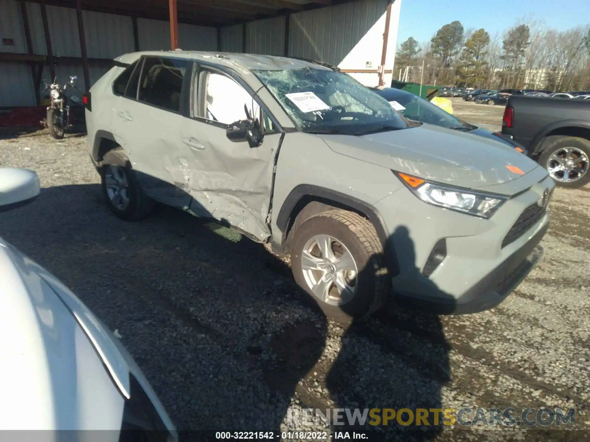 1 Photograph of a damaged car 2T3P1RFV8LW108157 TOYOTA RAV4 2020