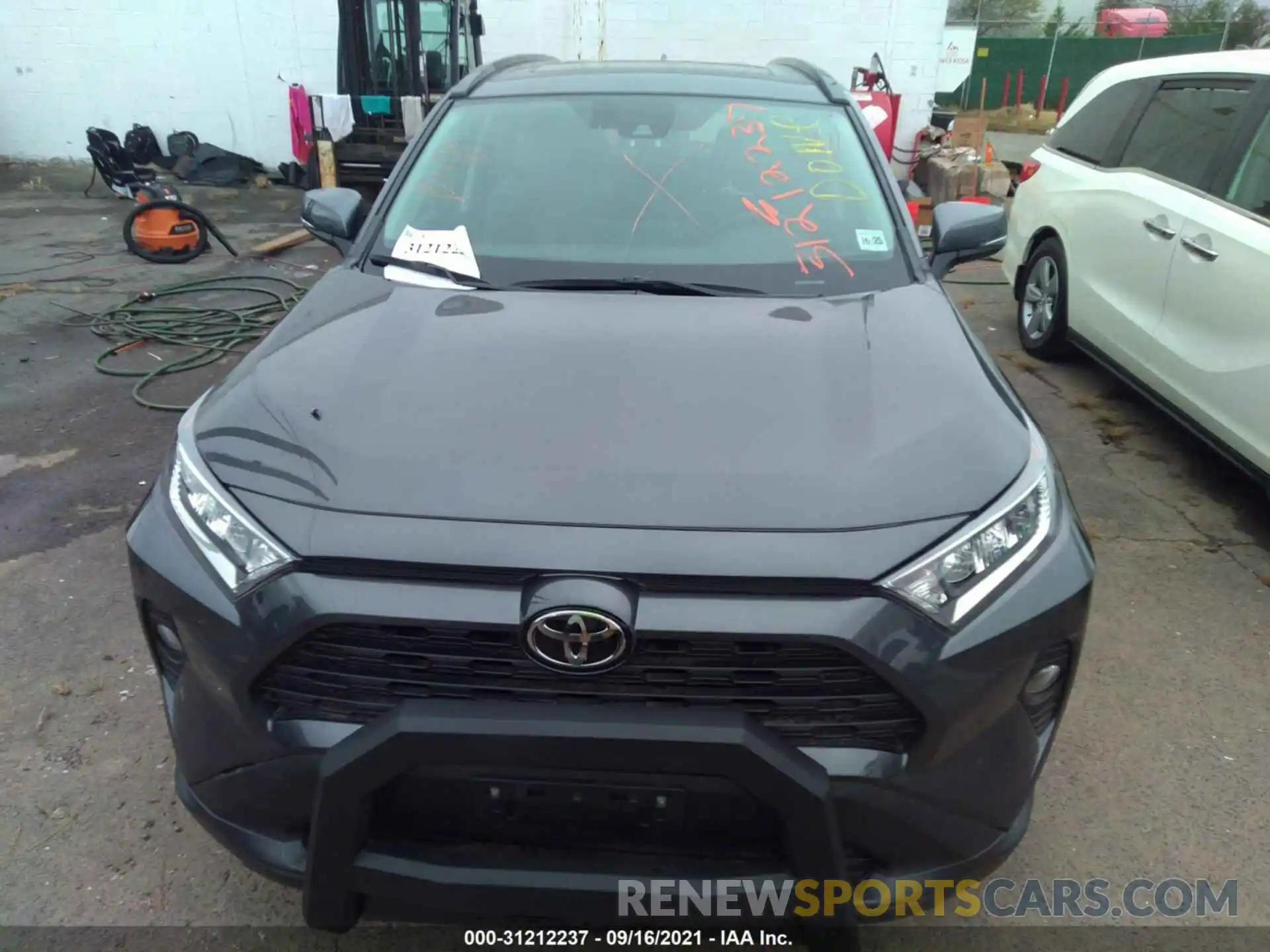 6 Фотография поврежденного автомобиля 2T3P1RFV8LW122401 TOYOTA RAV4 2020