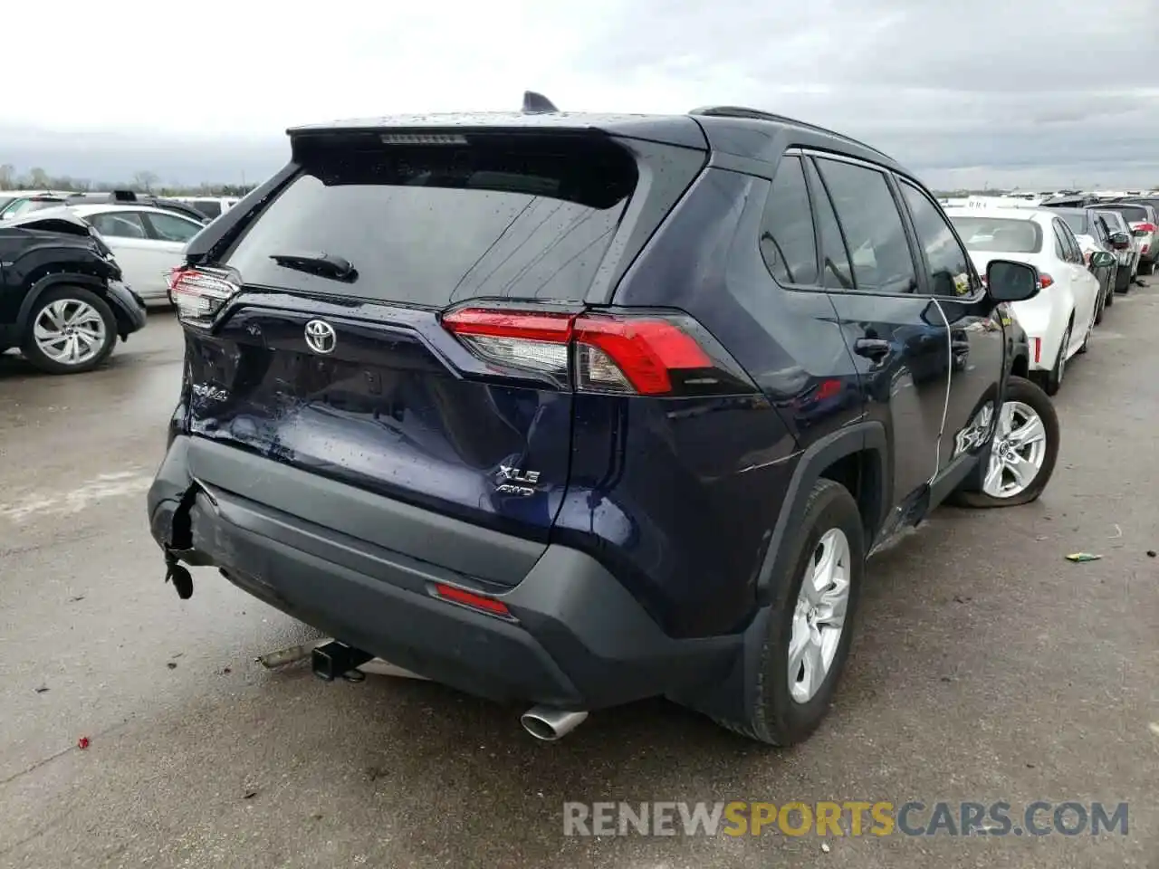 4 Photograph of a damaged car 2T3P1RFV8LW130014 TOYOTA RAV4 2020