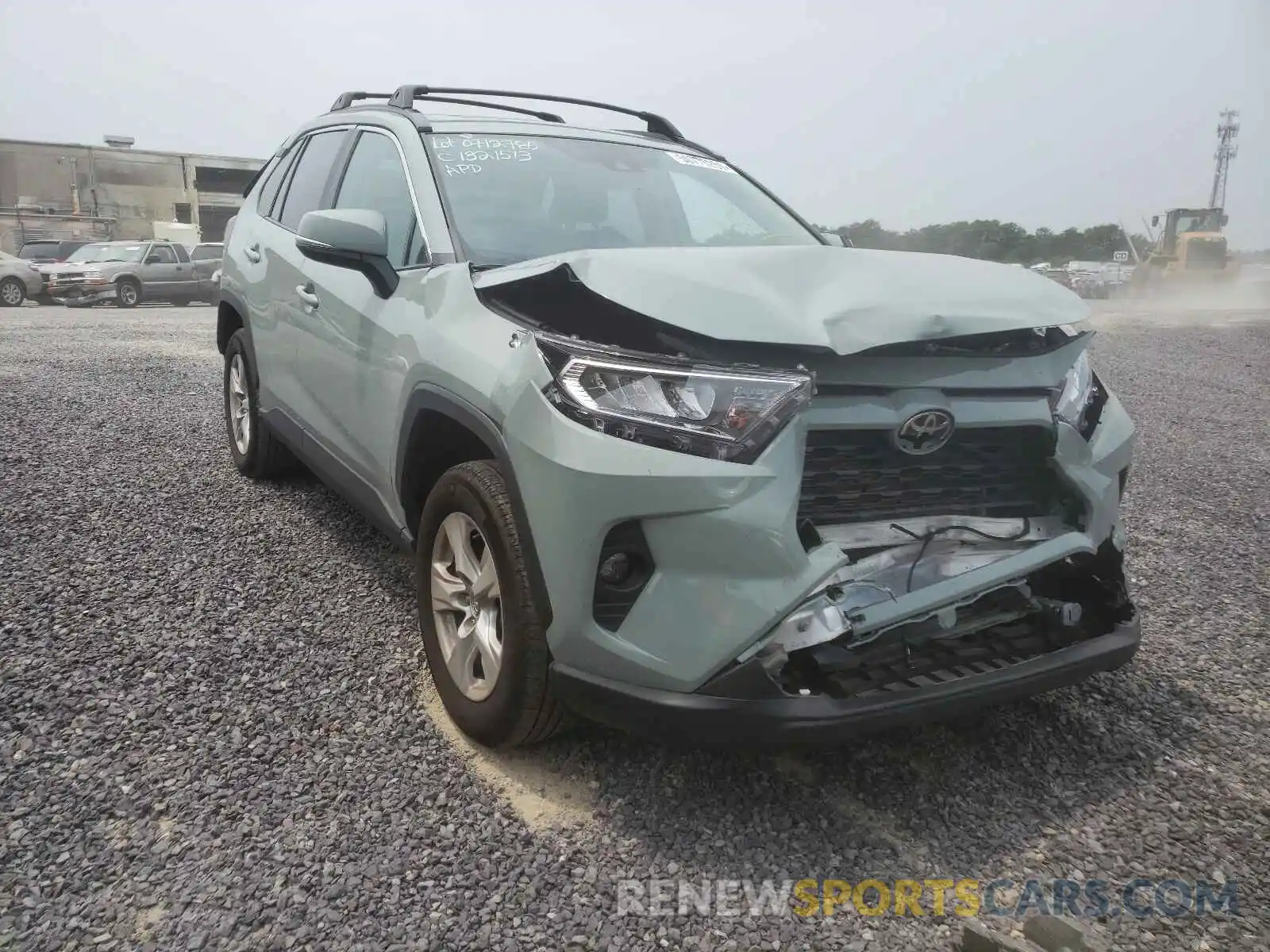 1 Photograph of a damaged car 2T3P1RFV8LW138114 TOYOTA RAV4 2020