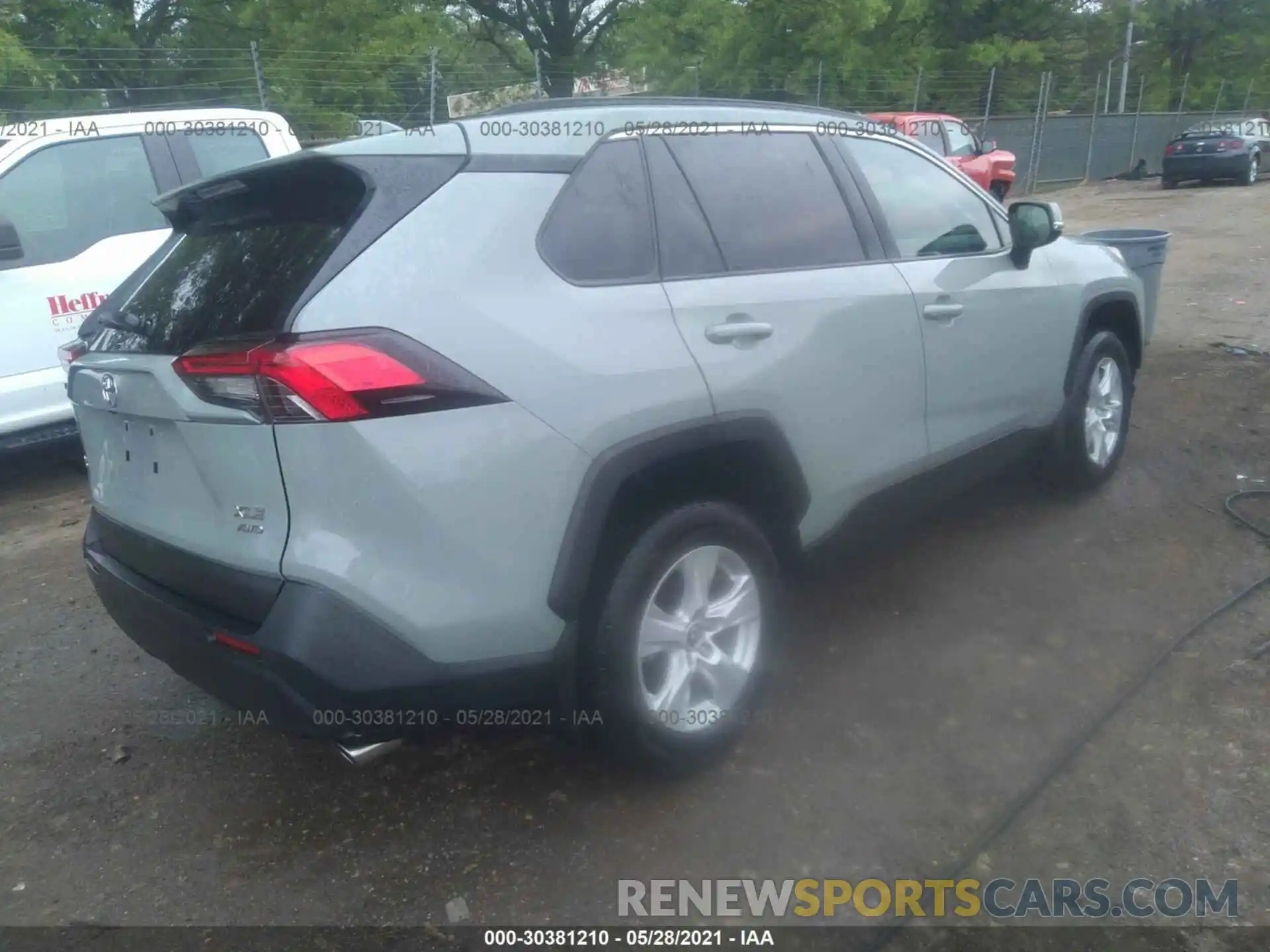 4 Photograph of a damaged car 2T3P1RFV8LW138226 TOYOTA RAV4 2020