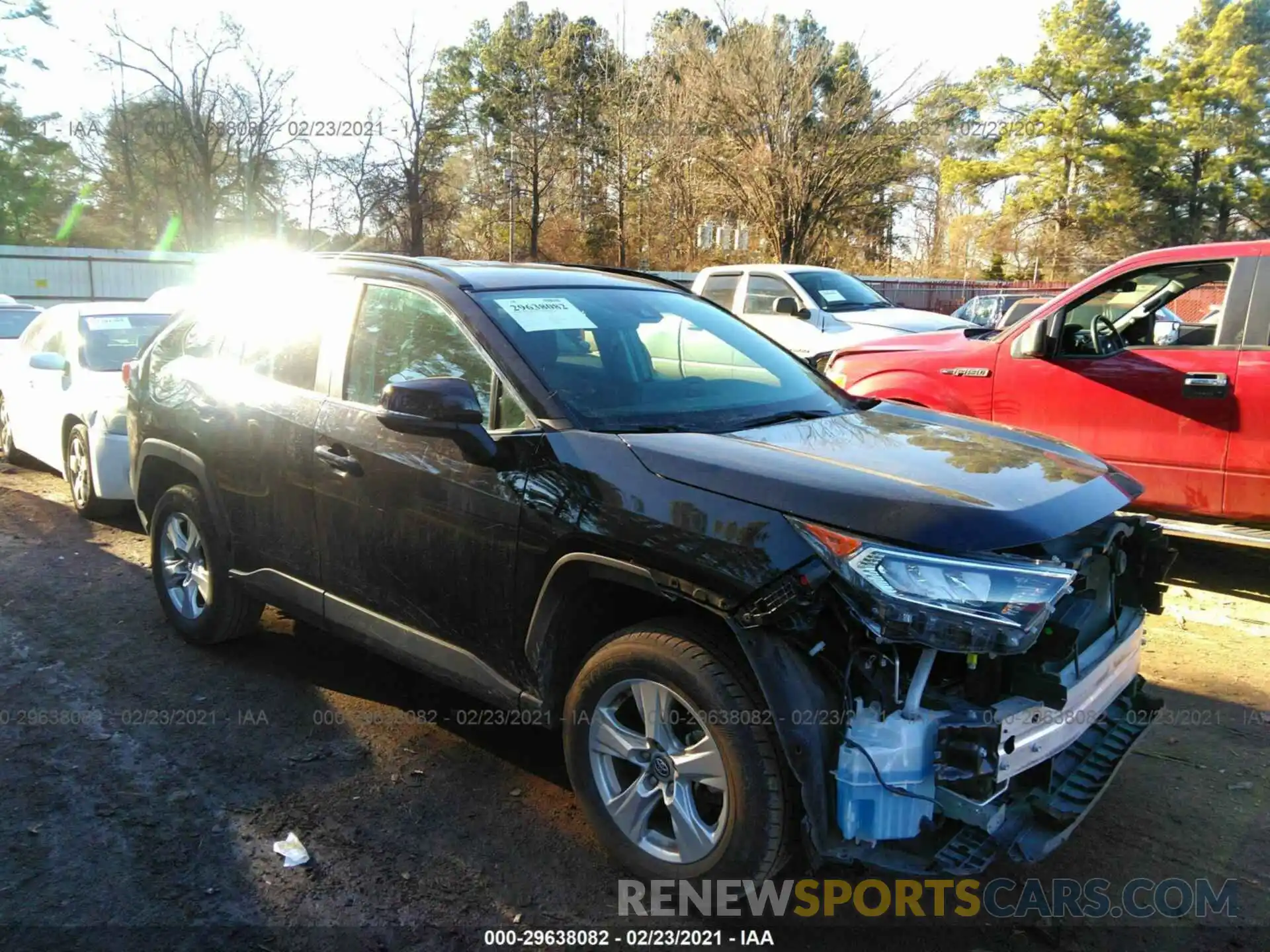 1 Photograph of a damaged car 2T3P1RFV9LC080354 TOYOTA RAV4 2020