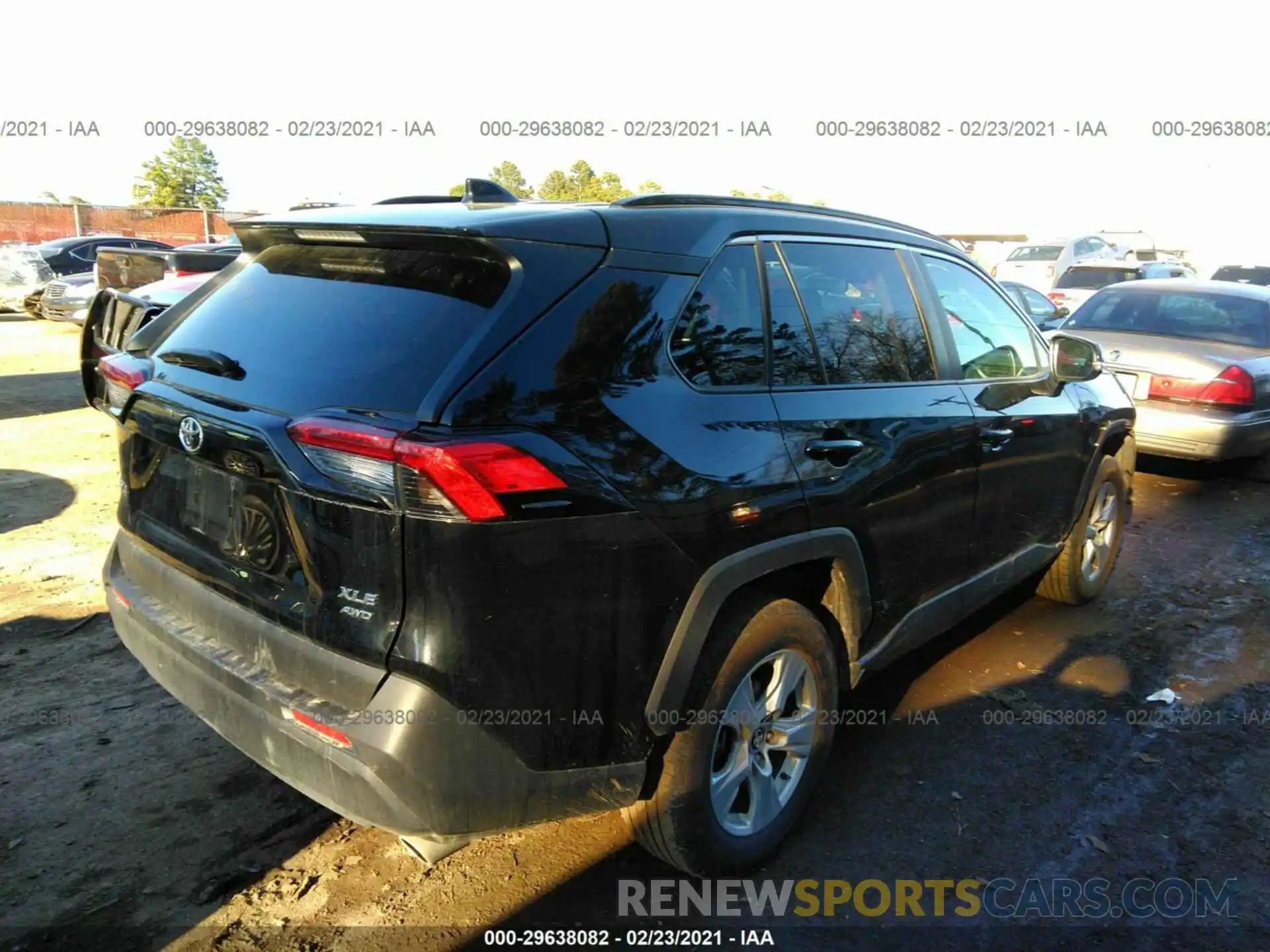 4 Photograph of a damaged car 2T3P1RFV9LC080354 TOYOTA RAV4 2020