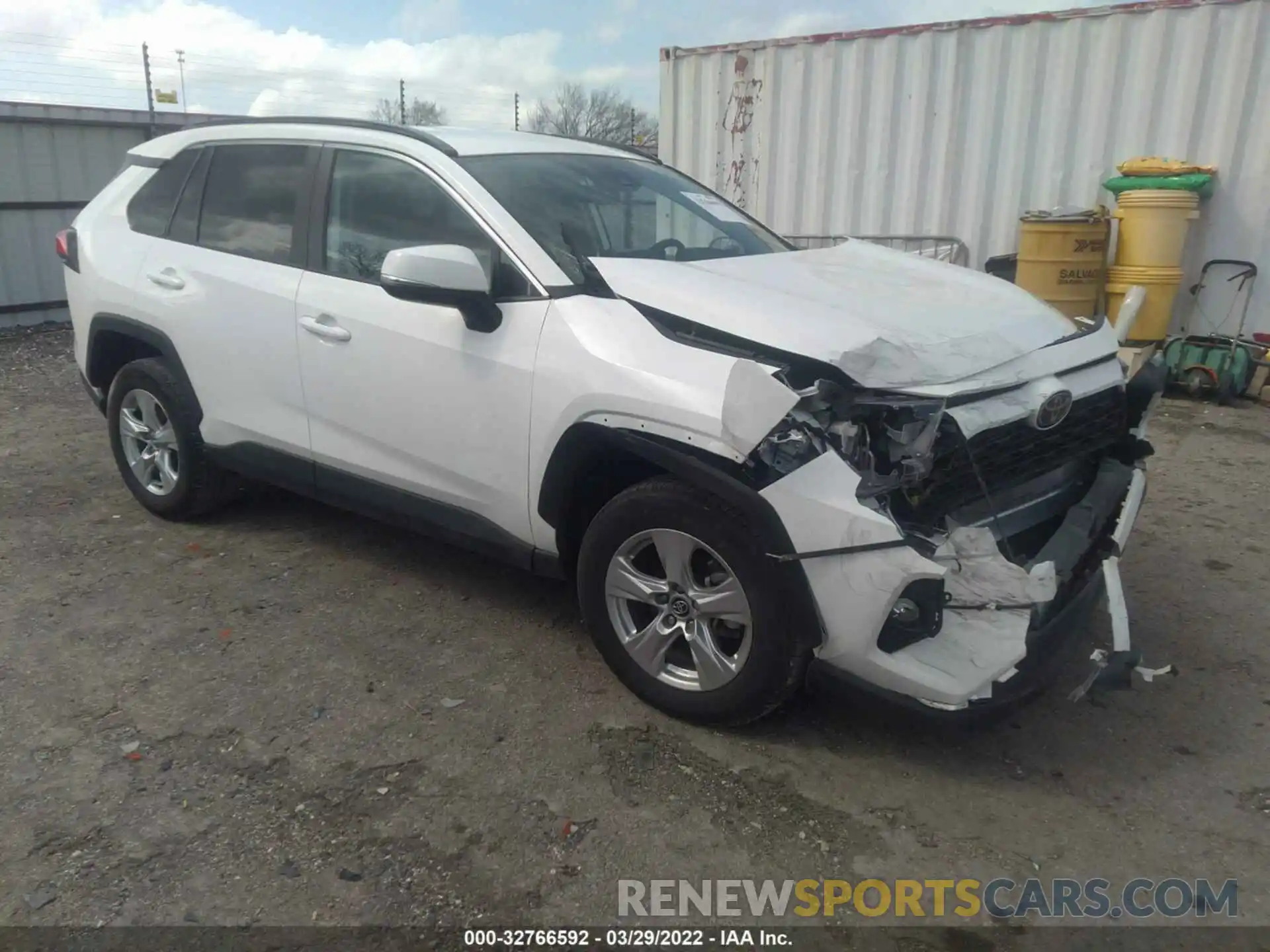 1 Photograph of a damaged car 2T3P1RFV9LC081018 TOYOTA RAV4 2020