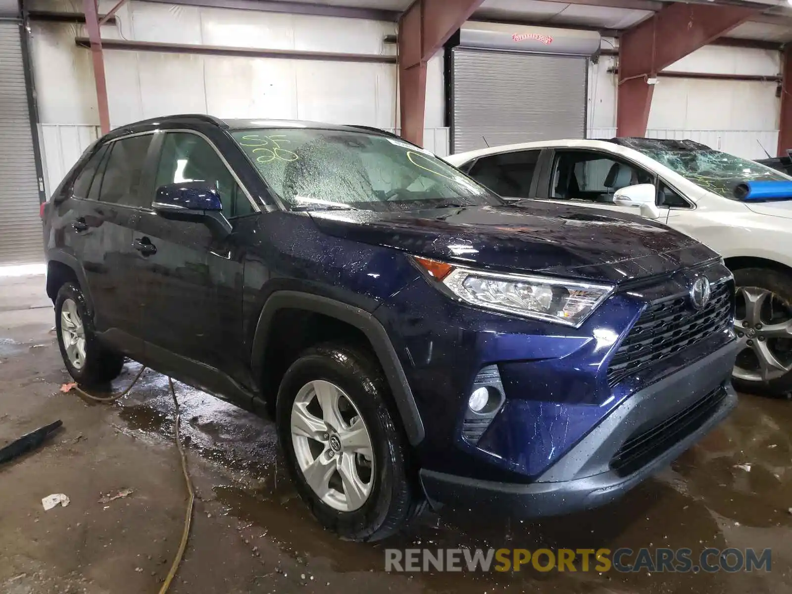 1 Photograph of a damaged car 2T3P1RFV9LC086753 TOYOTA RAV4 2020