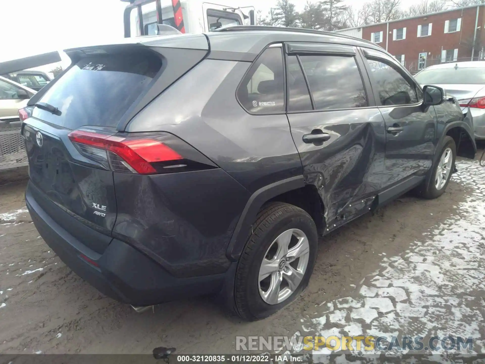 4 Photograph of a damaged car 2T3P1RFV9LC087871 TOYOTA RAV4 2020