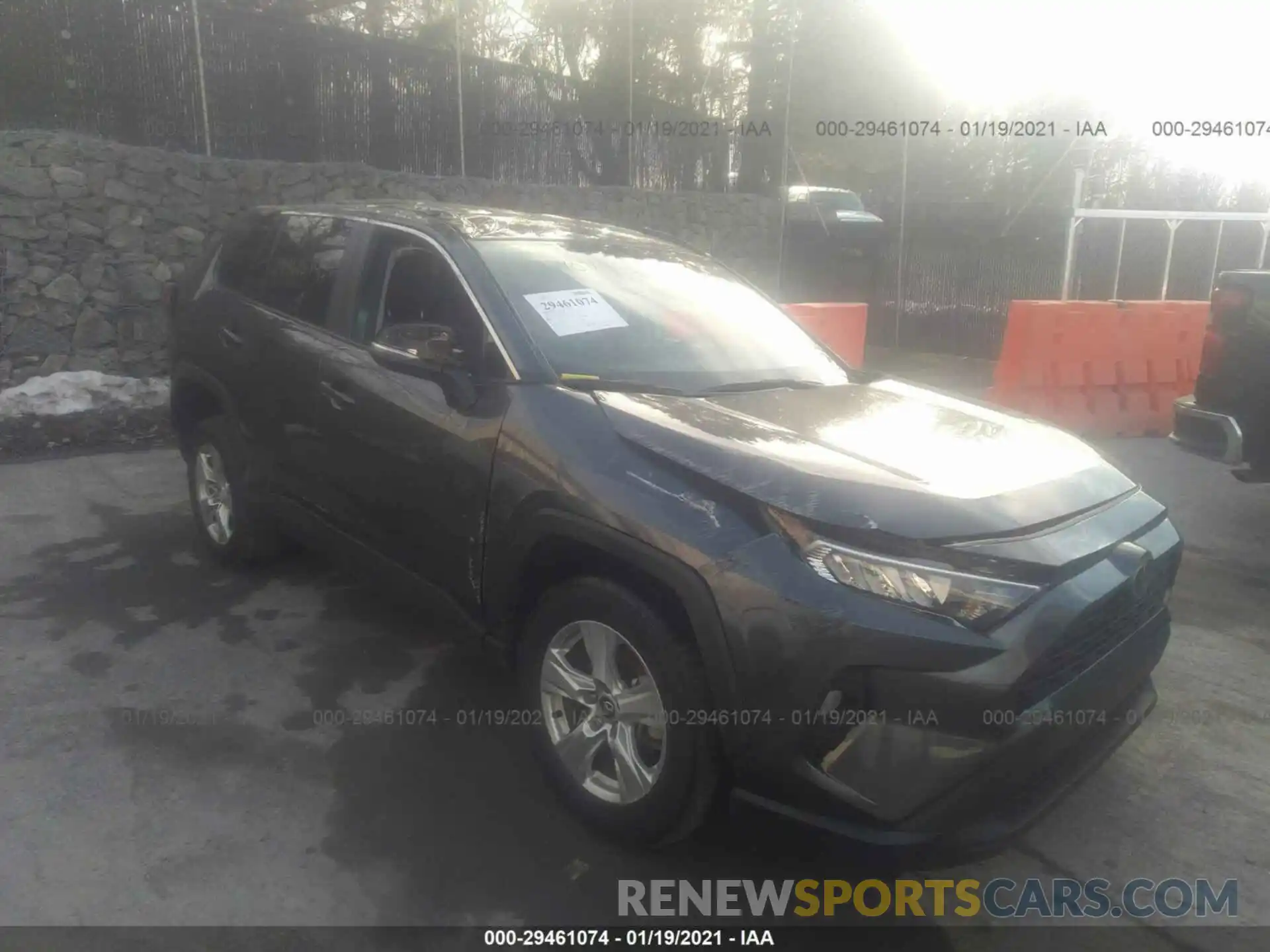 1 Photograph of a damaged car 2T3P1RFV9LC101378 TOYOTA RAV4 2020