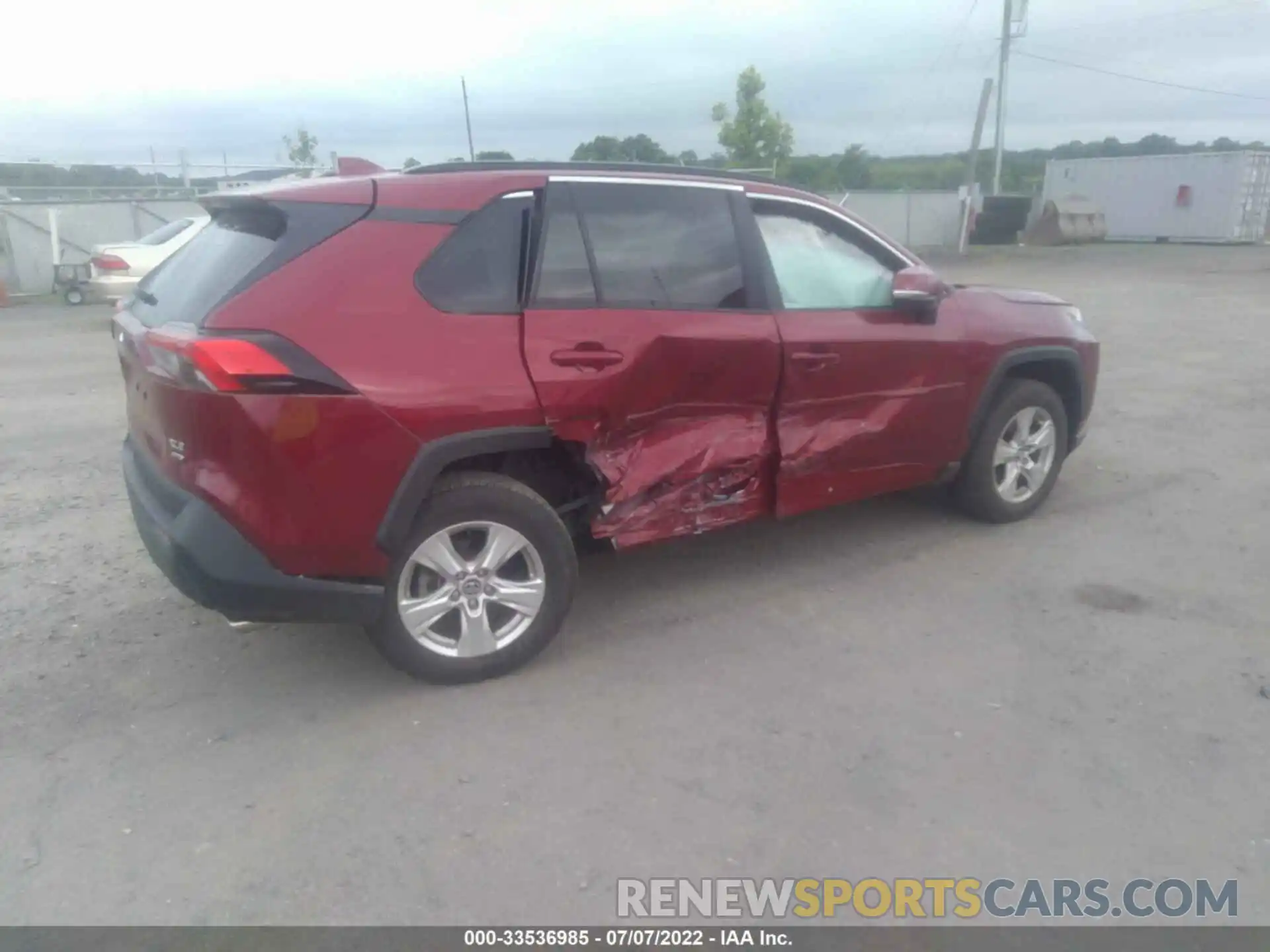 4 Photograph of a damaged car 2T3P1RFV9LC104278 TOYOTA RAV4 2020